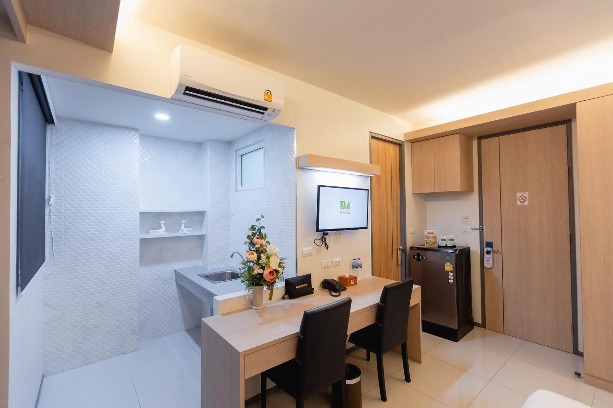 Family Room with Terrace - Photo 8