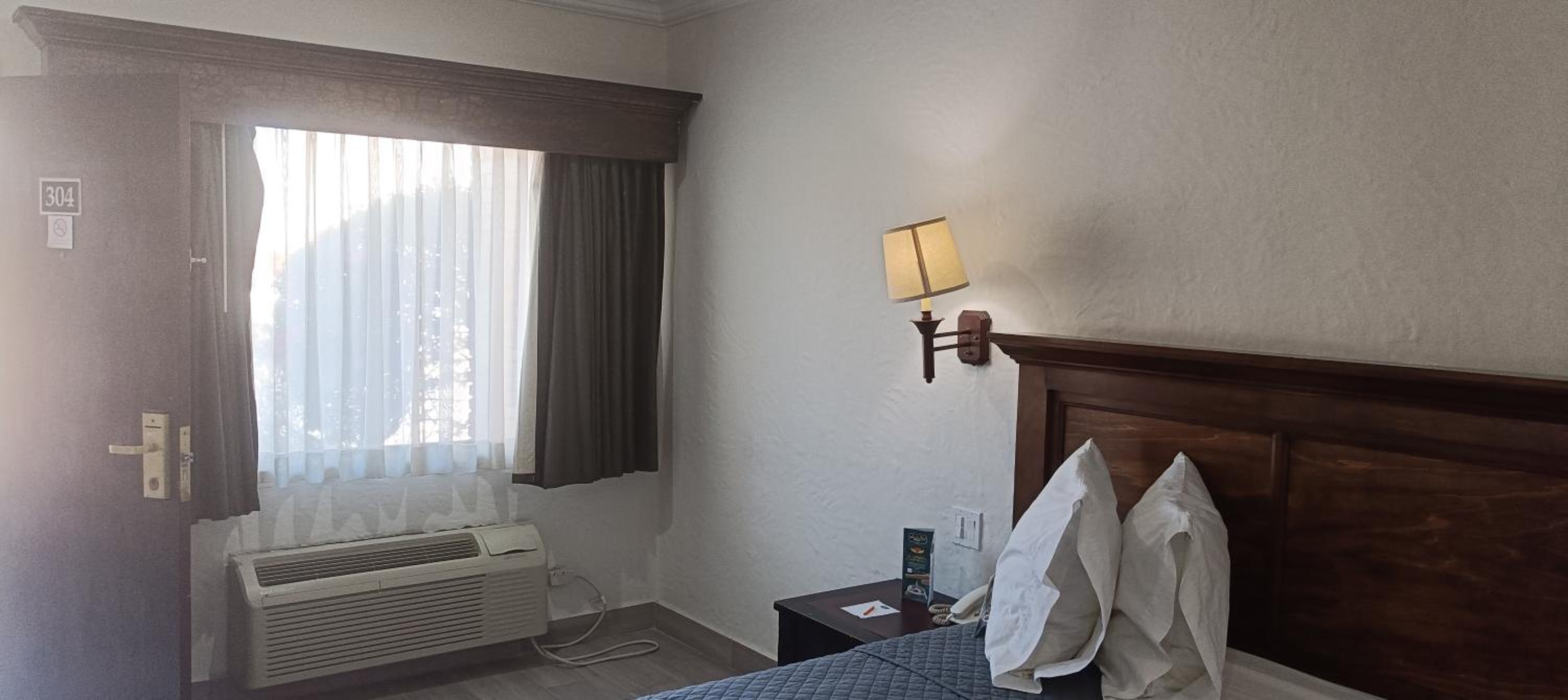 Deluxe Queen Room