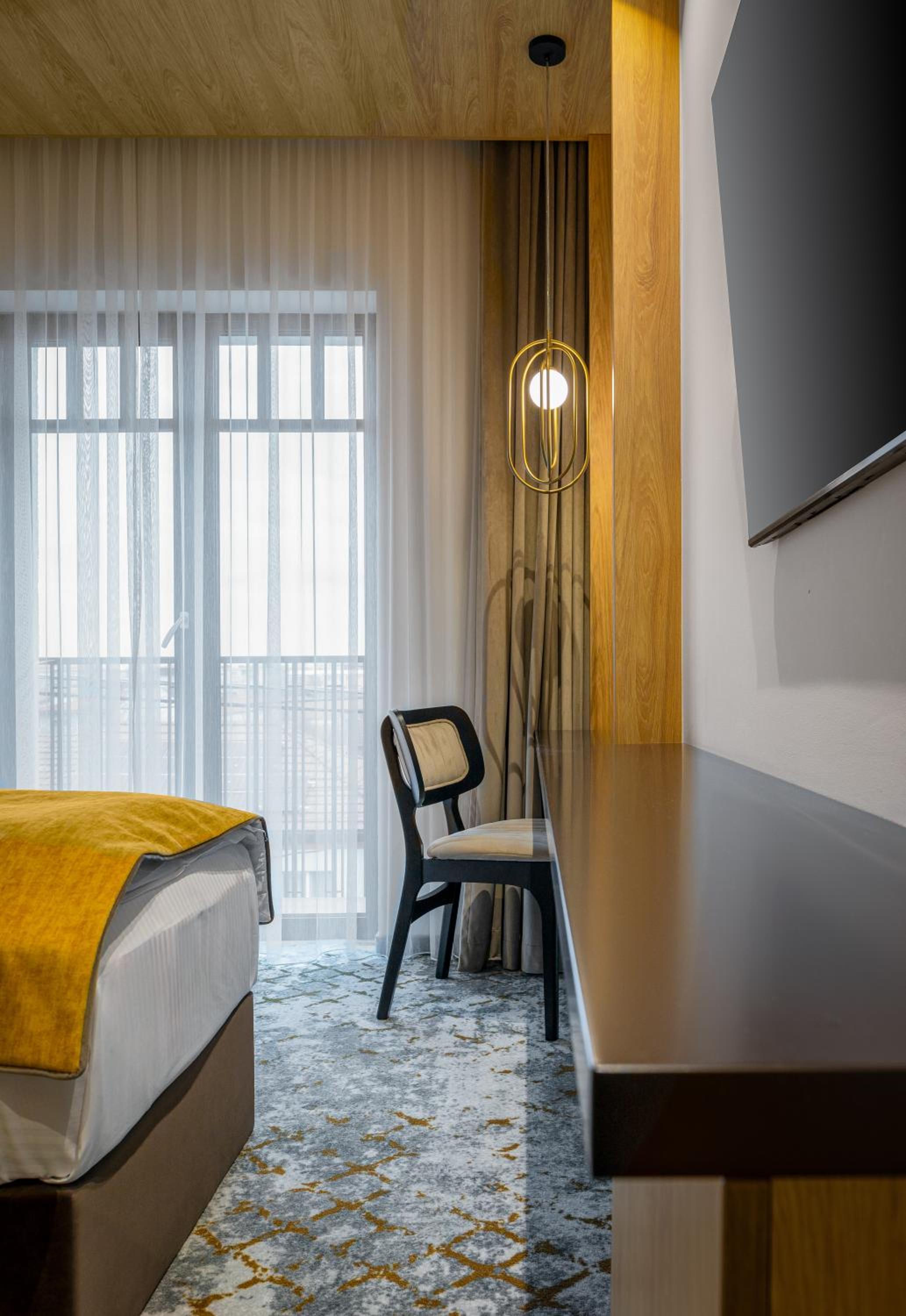Double Room - Photo 6