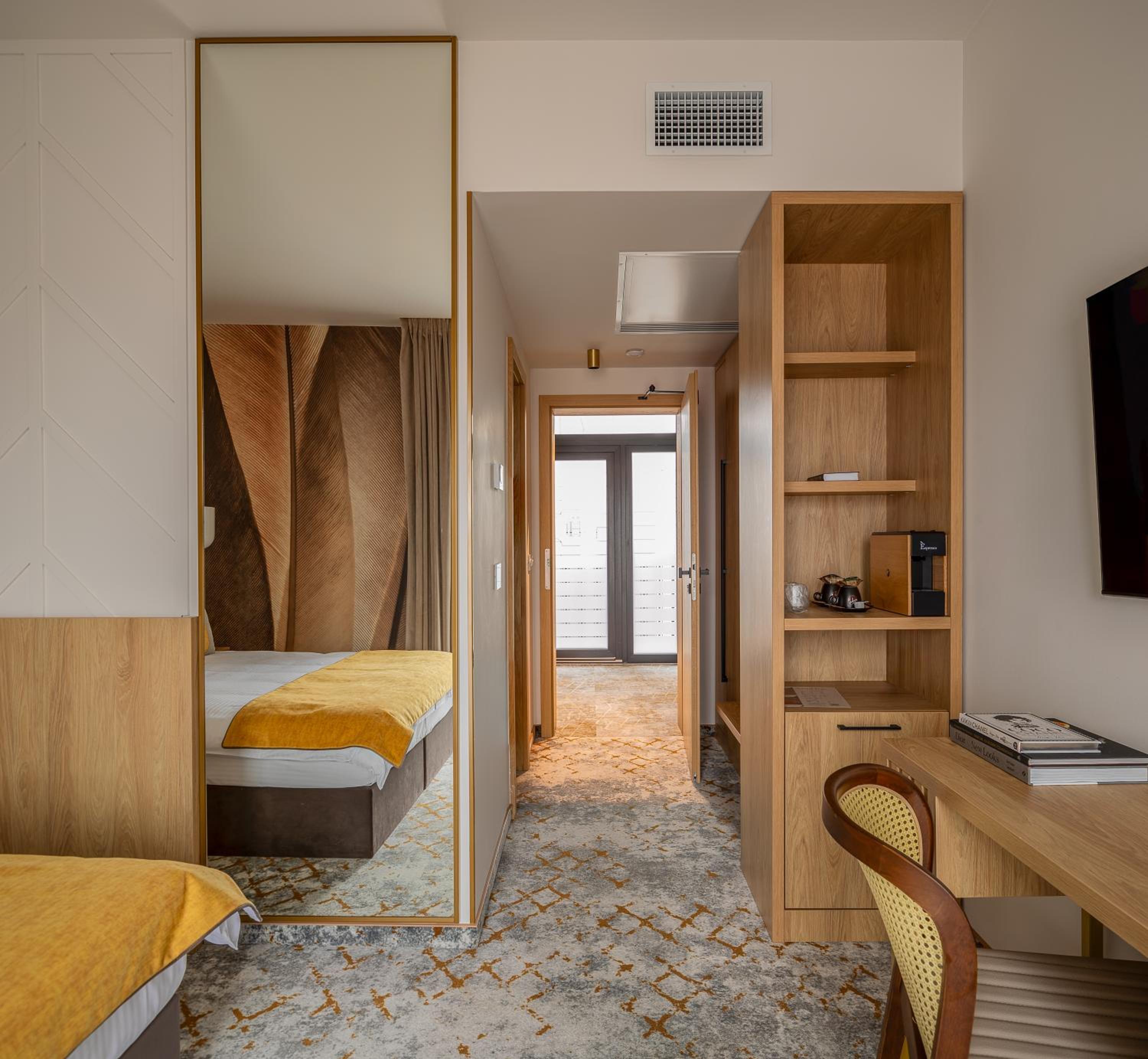 Double Room - Photo 8
