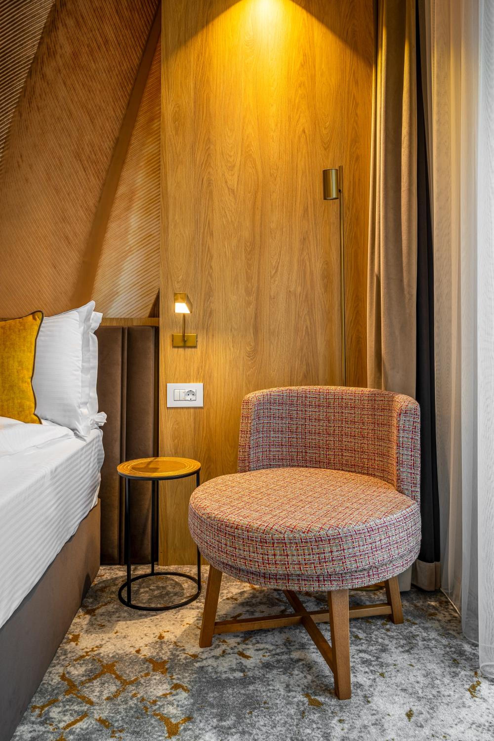 Double Room - Photo 22