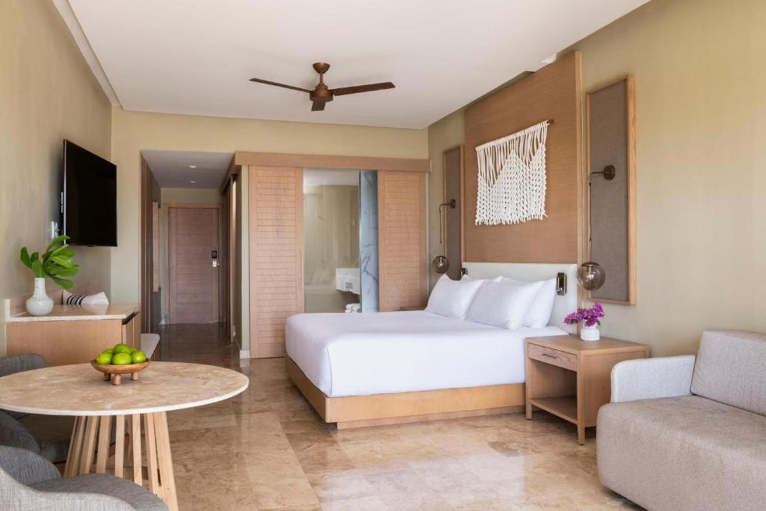 King Junior Suite with Ocean View - Photo 5