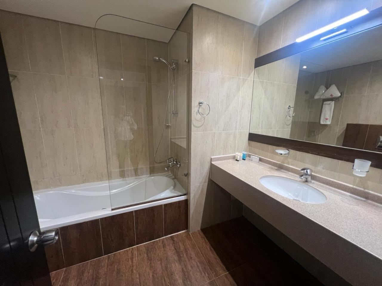 Executive Suite photo 2