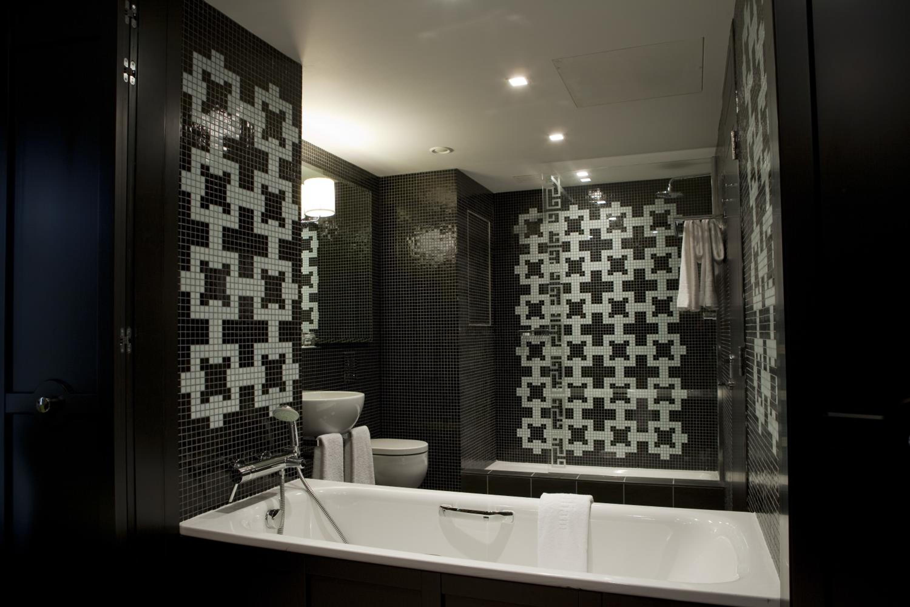 Deluxe Junior Suites - Photo 3