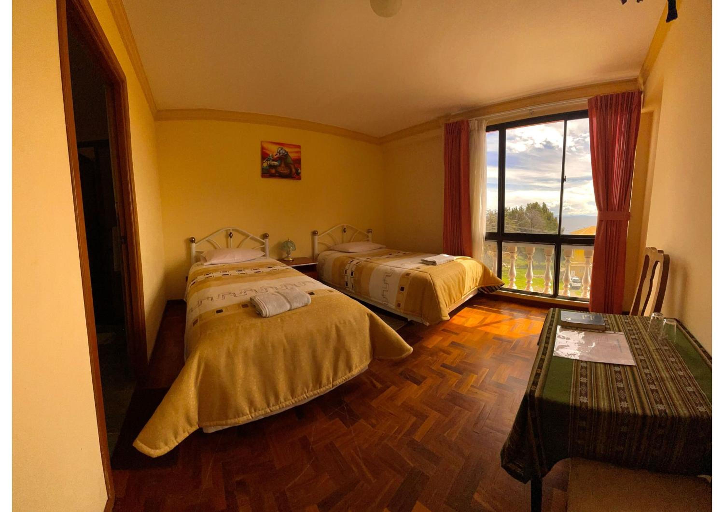 Twin Room with Private Bathroom photo 1