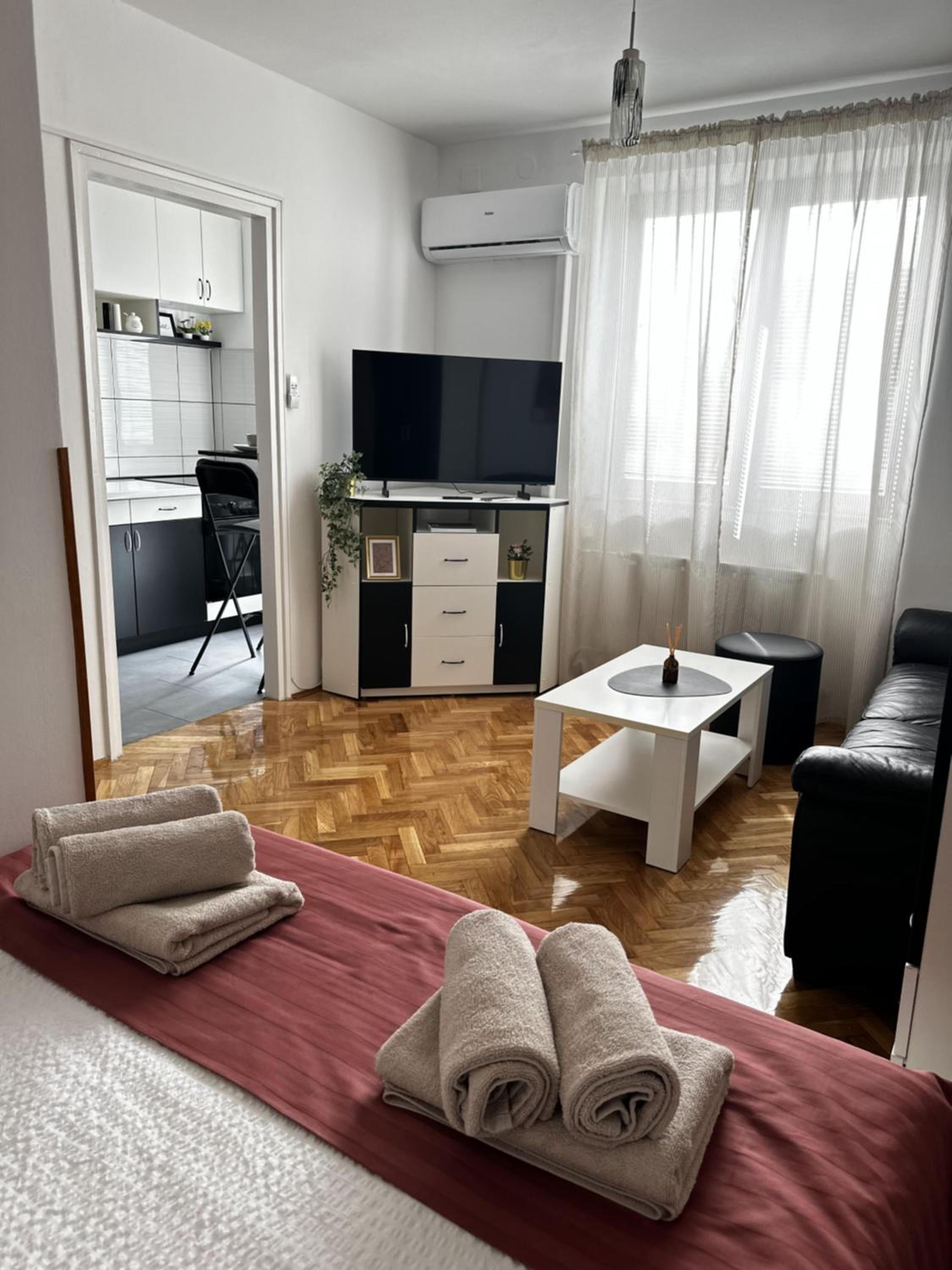 Studio Apartment photo 1