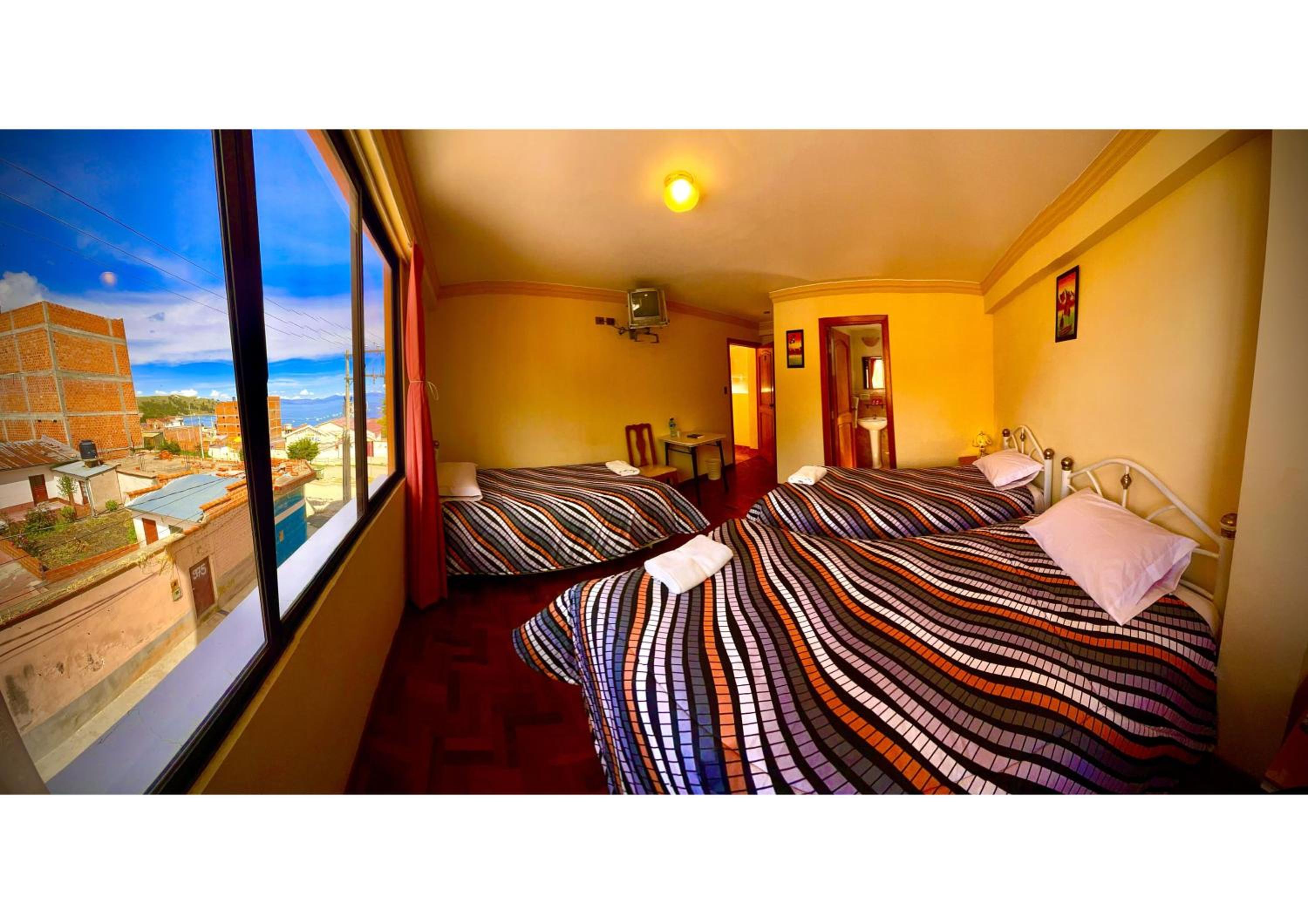 Triple Room with Private Bathroom photo 2