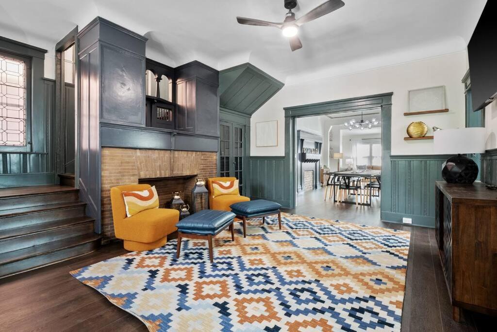 Seven-Bedroom House photo 1