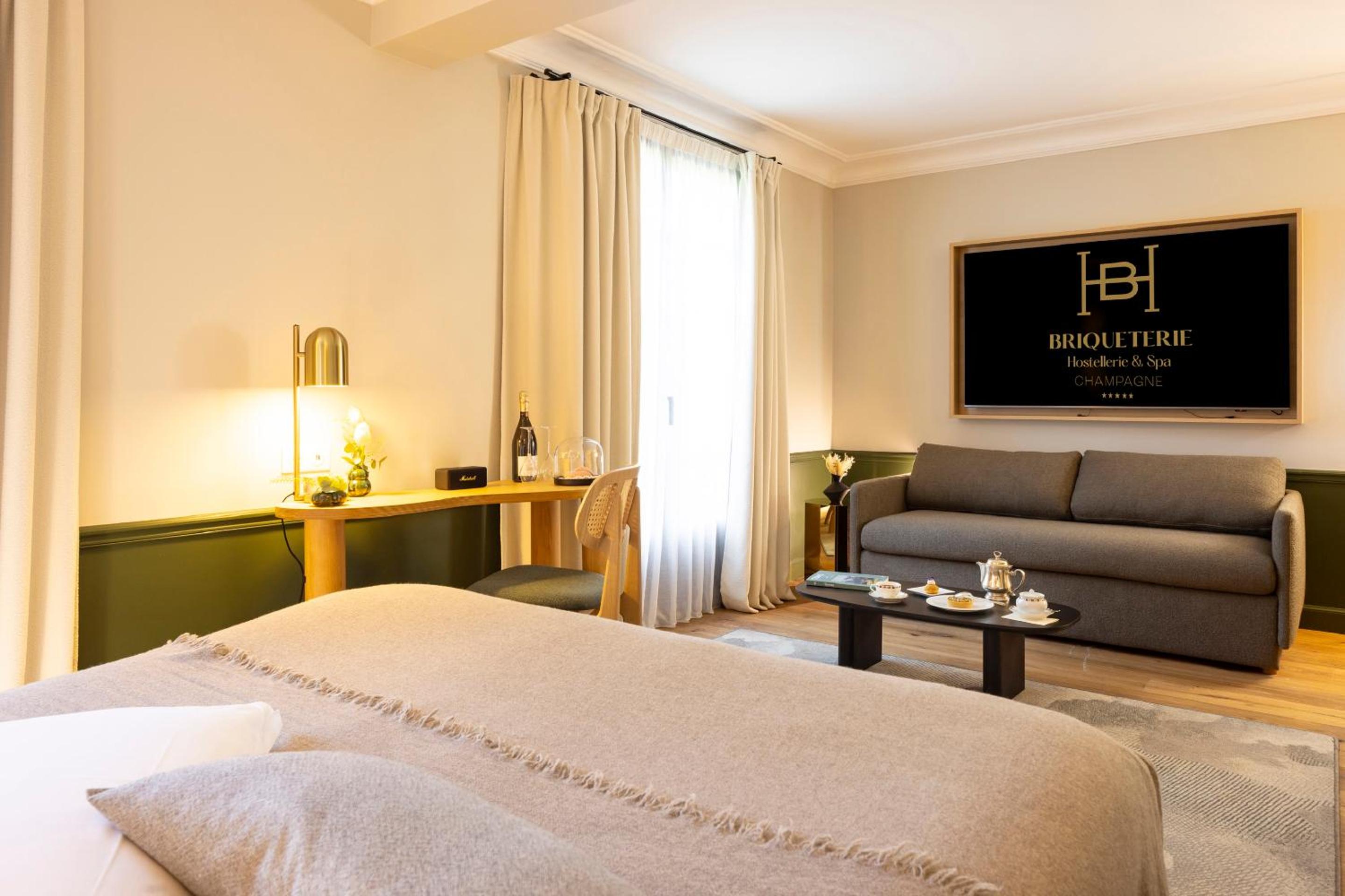 Deluxe Room - Photo 3