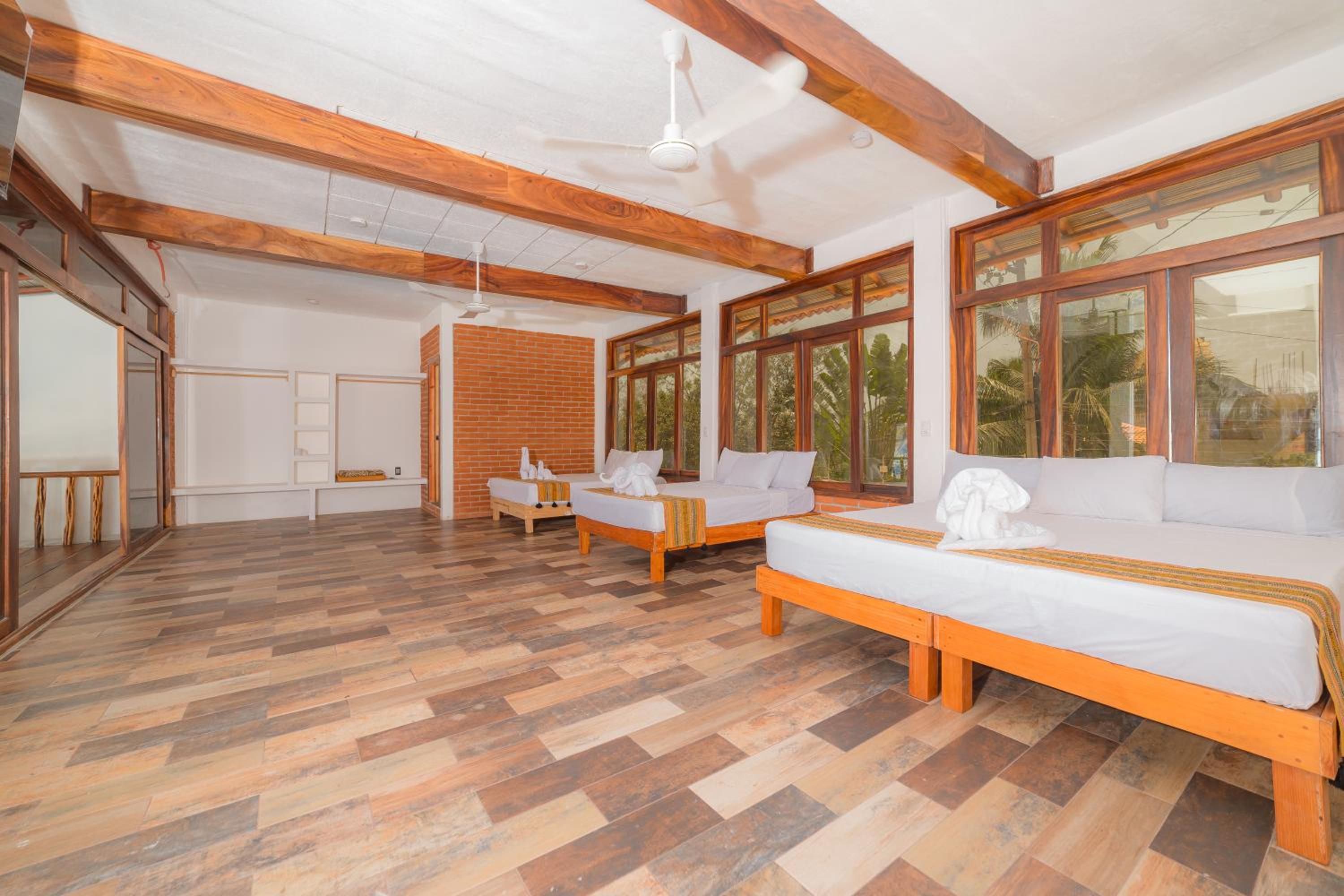 Superior Family Room - Photo 1