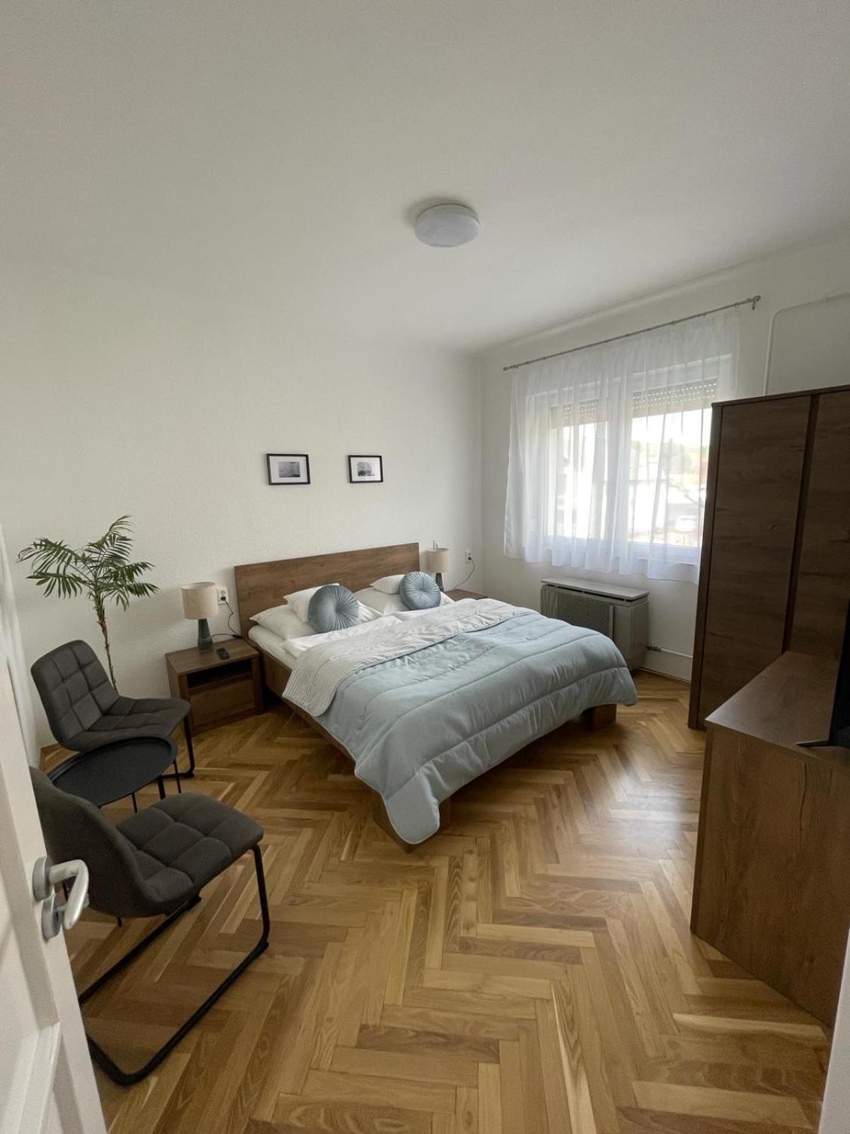 Two-Bedroom Apartment with Terrace photo 2