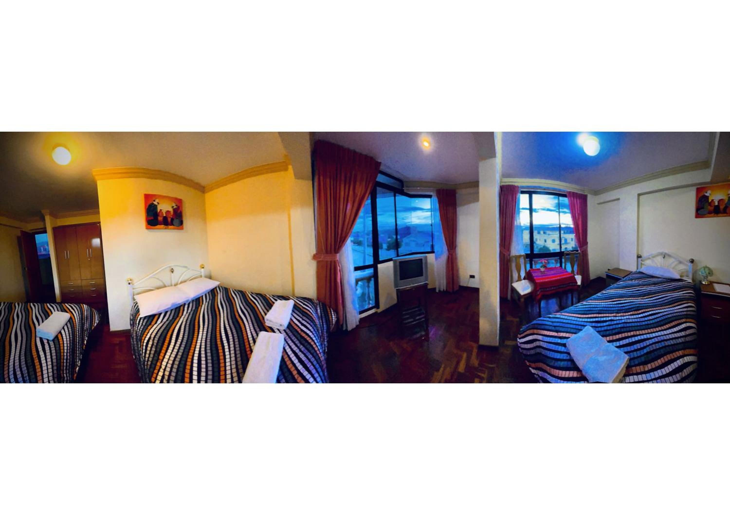 Quadruple Room with Private Bathroom photo 2