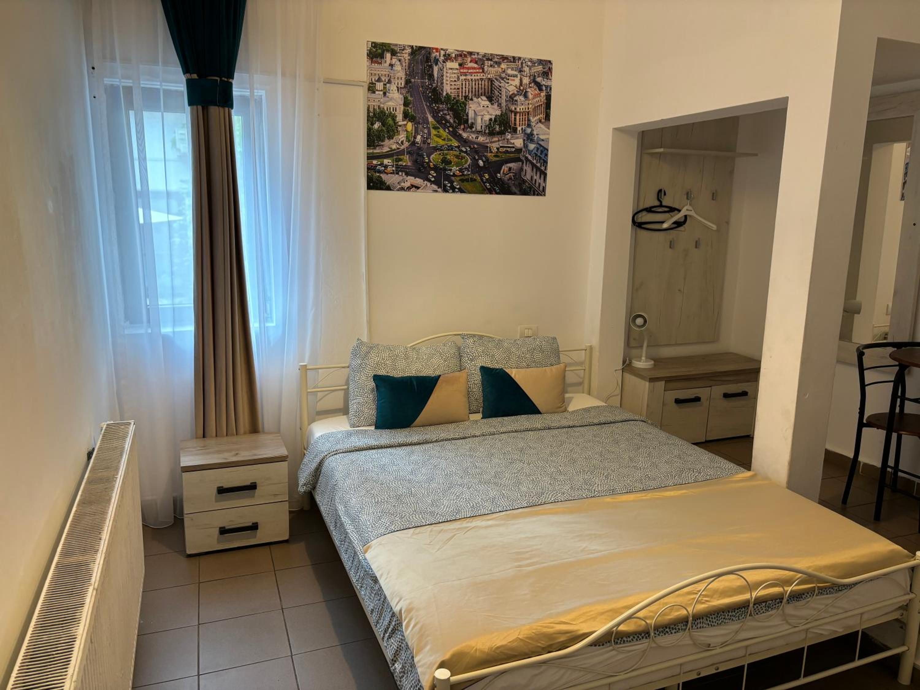 Queen Room photo 1
