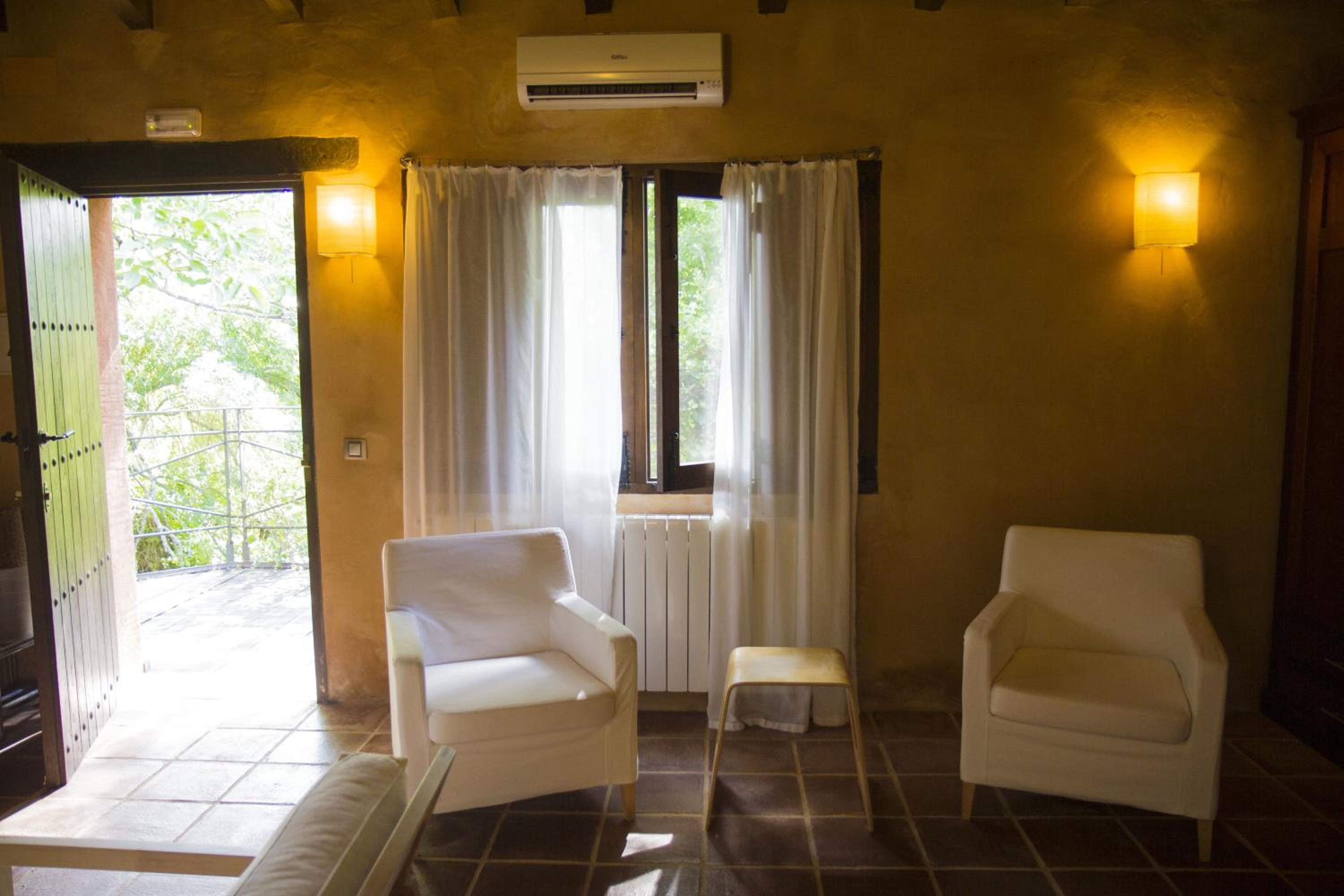 Deluxe Double Room photo 3