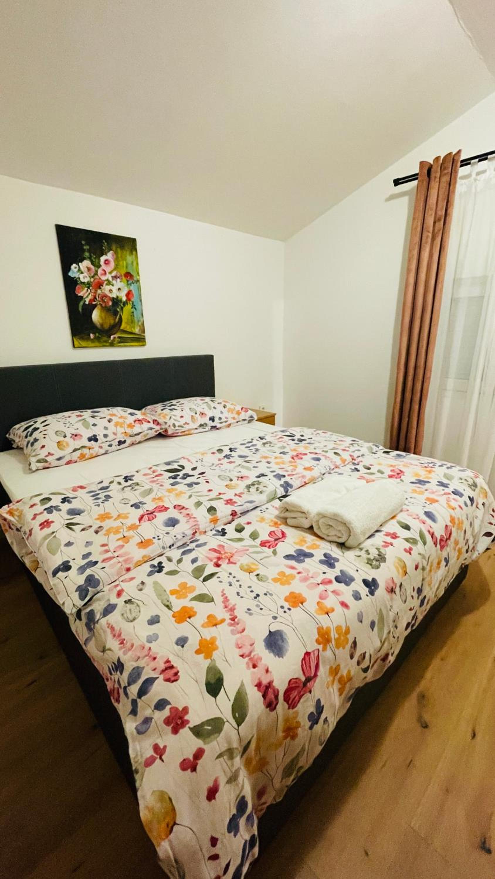 One-Bedroom Apartment photo 2