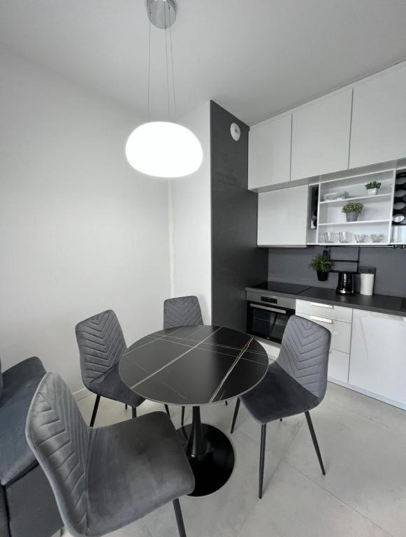 Apartment - Photo 32