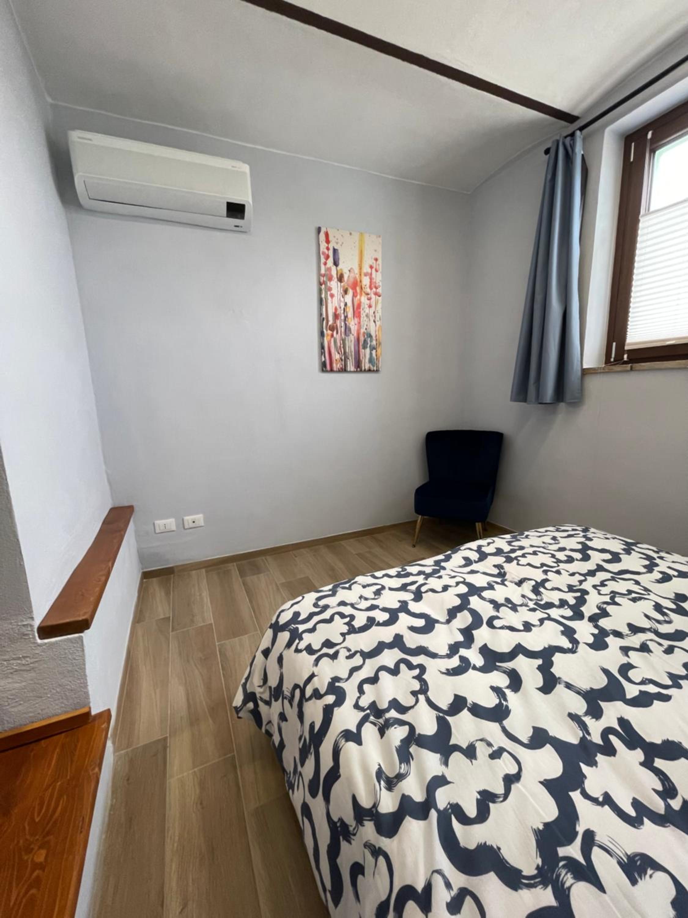 One-Bedroom Apartment photo 3