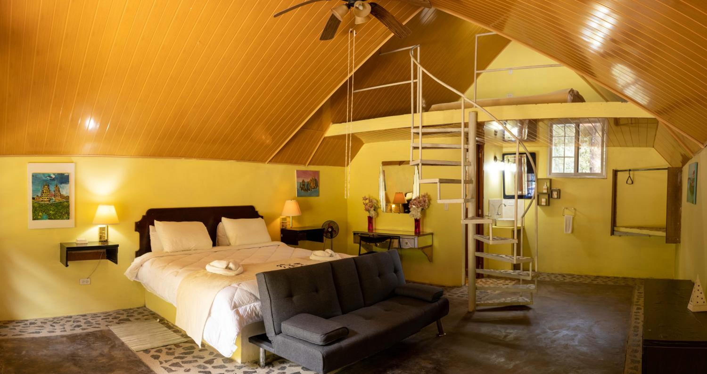 Deluxe King Suite
