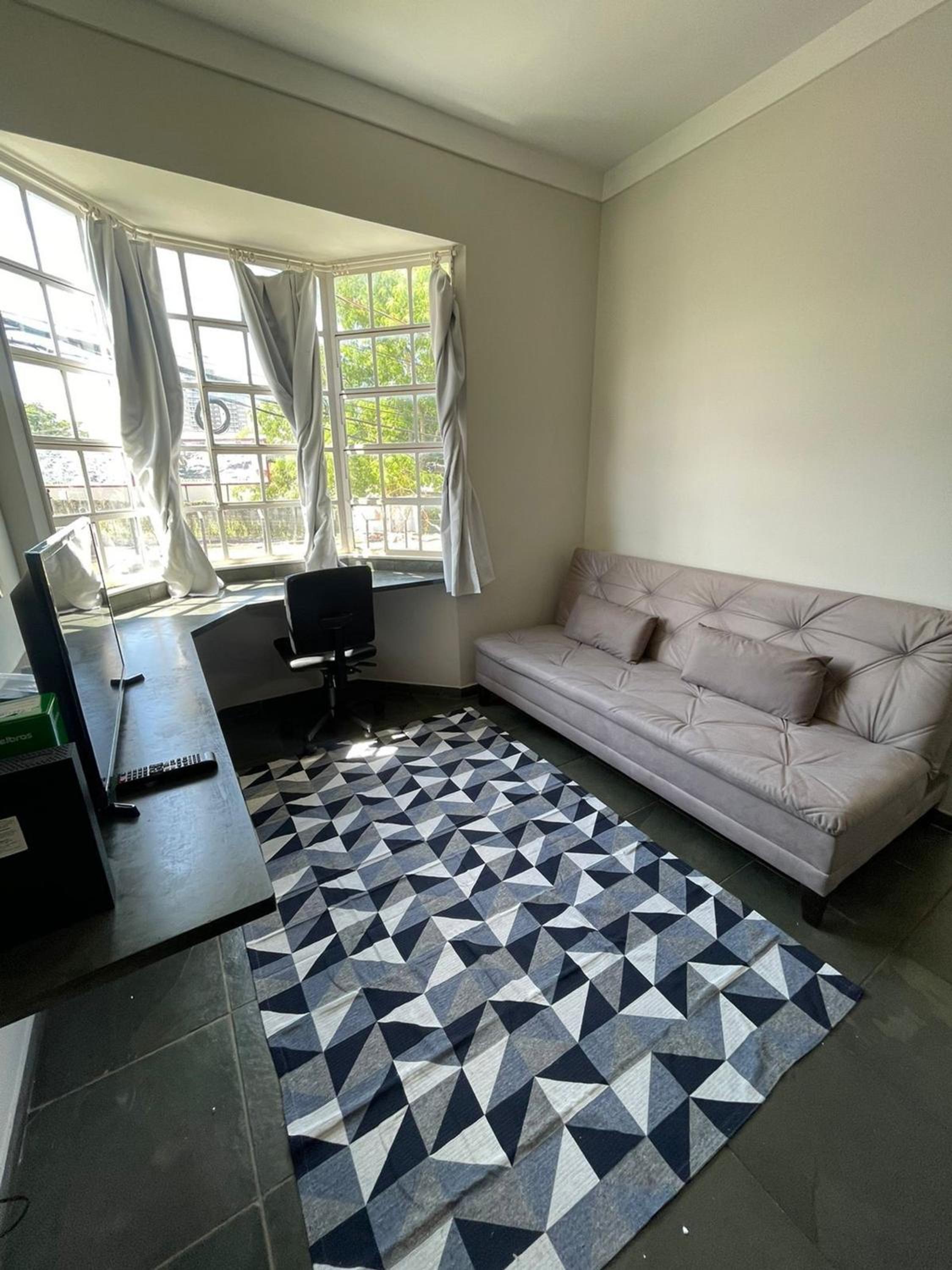 Apartment photo 2