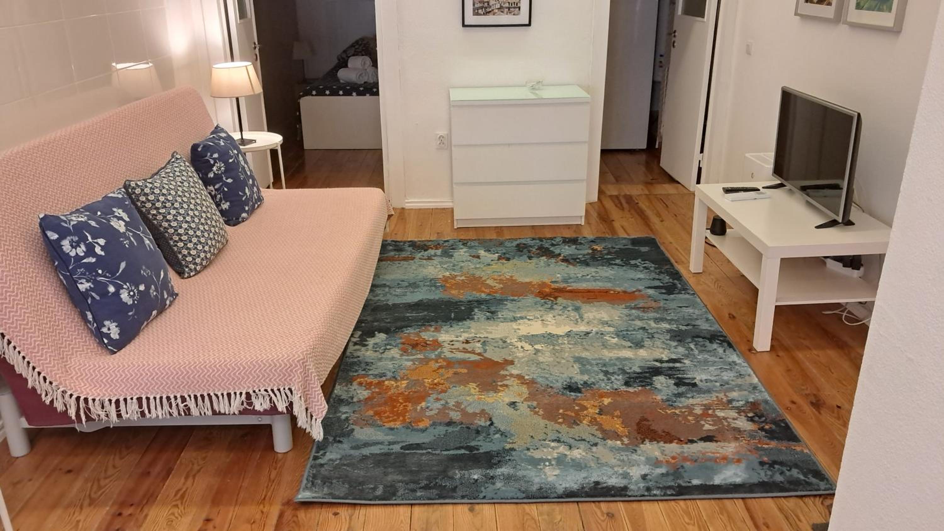 One-Bedroom Apartment - Photo 1