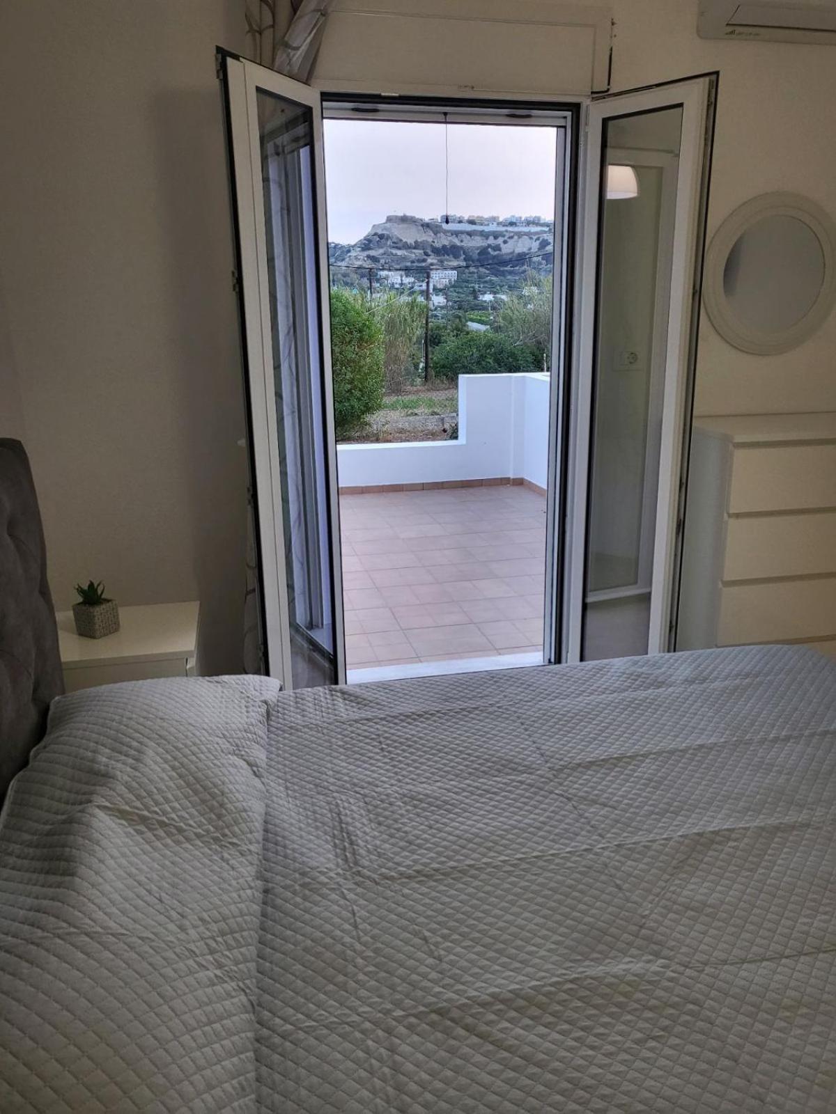 Apartment with Mountain View photo 3