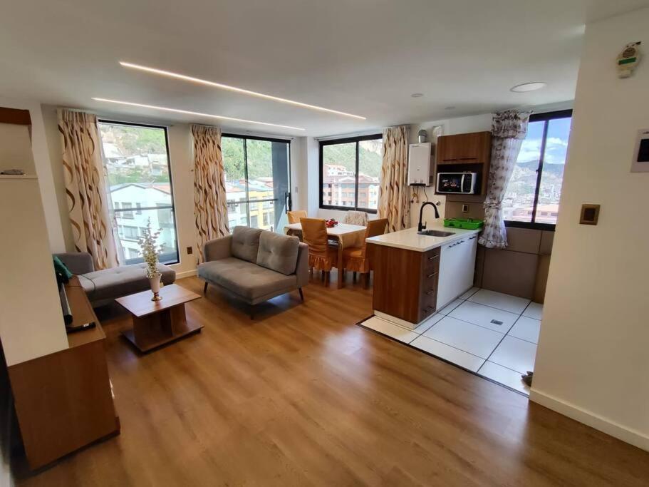 One-Bedroom Apartment photo 1