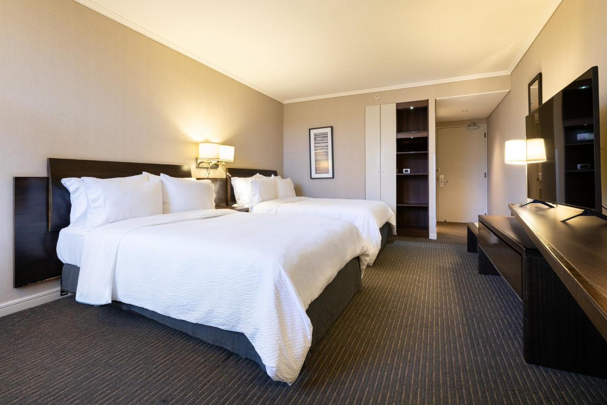 Standard Room with Two Queen Beds - Photo 1