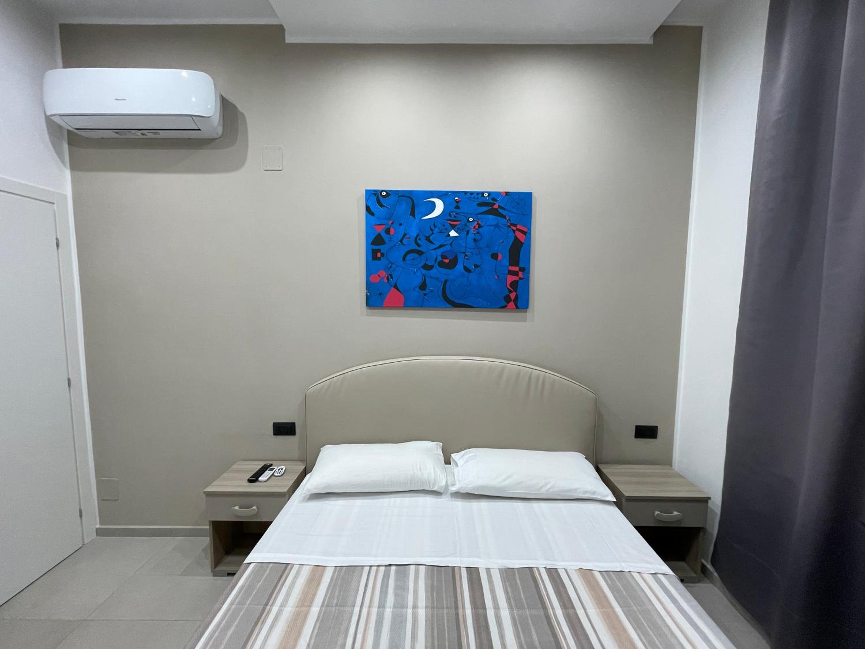 One-Bedroom House - Photo 4