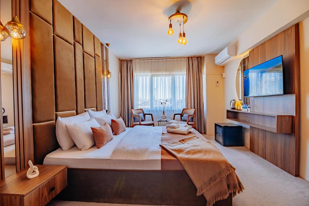 Suite with City View photo 3