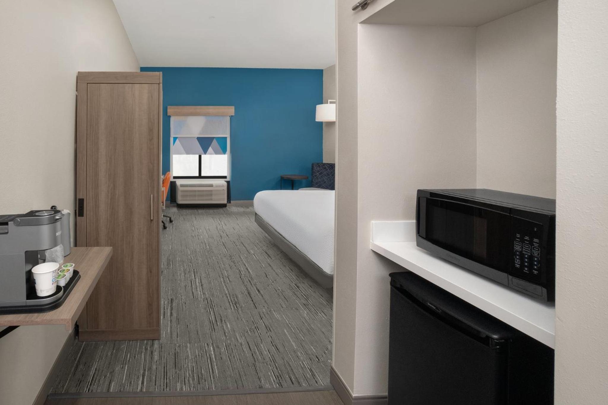 Standard King Room - Communications Accessible - Photo 2