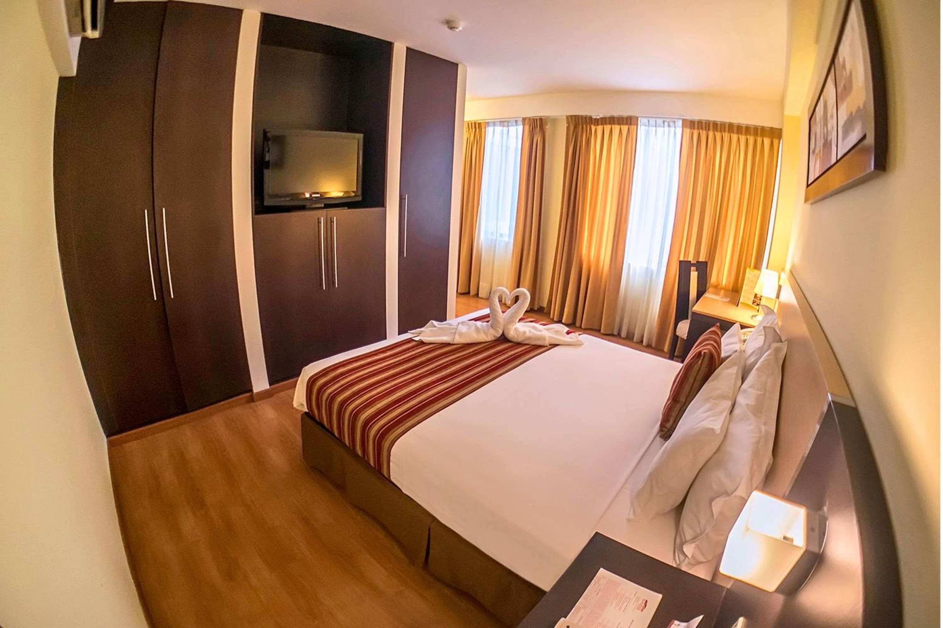 Standard Queen Room