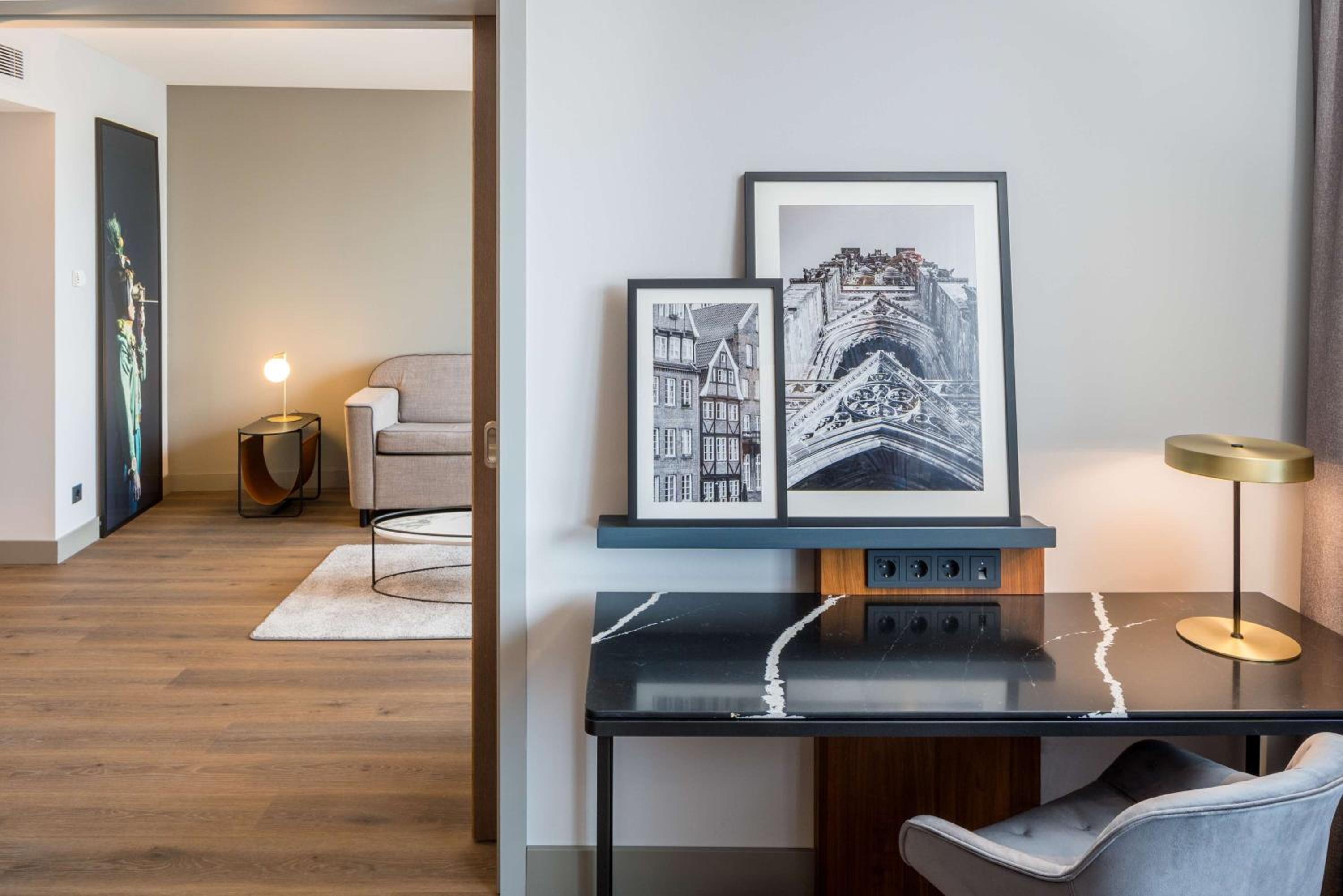 One-Bedroom Suite thumbnail 6