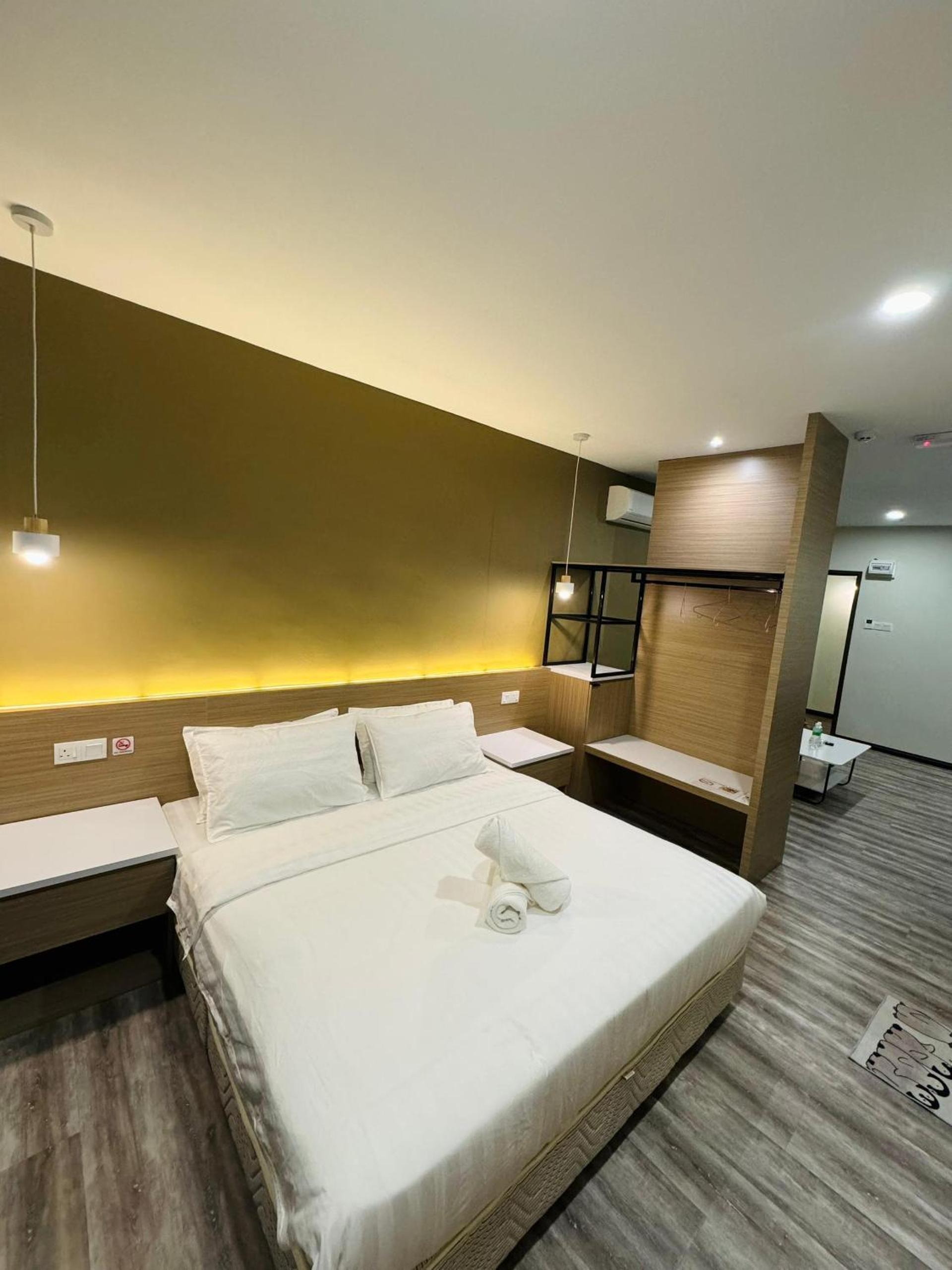 Deluxe King Room photo 2