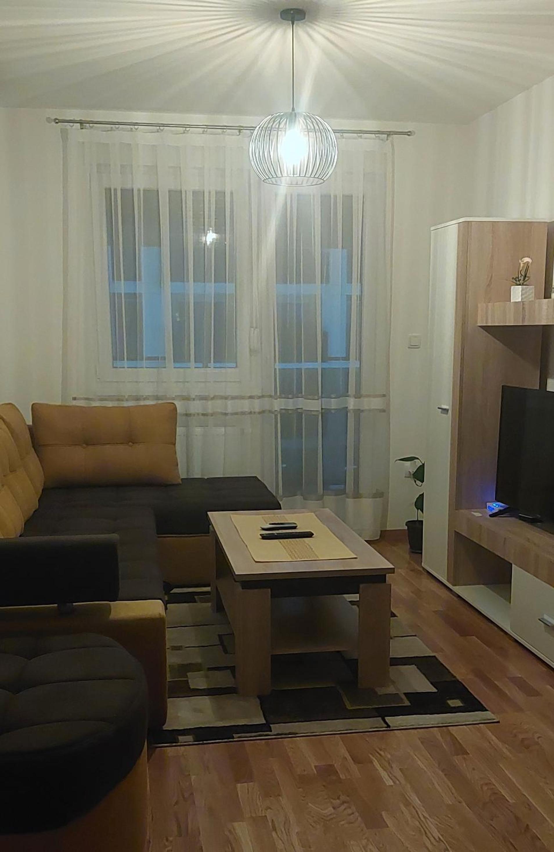 One-Bedroom Apartment photo 1