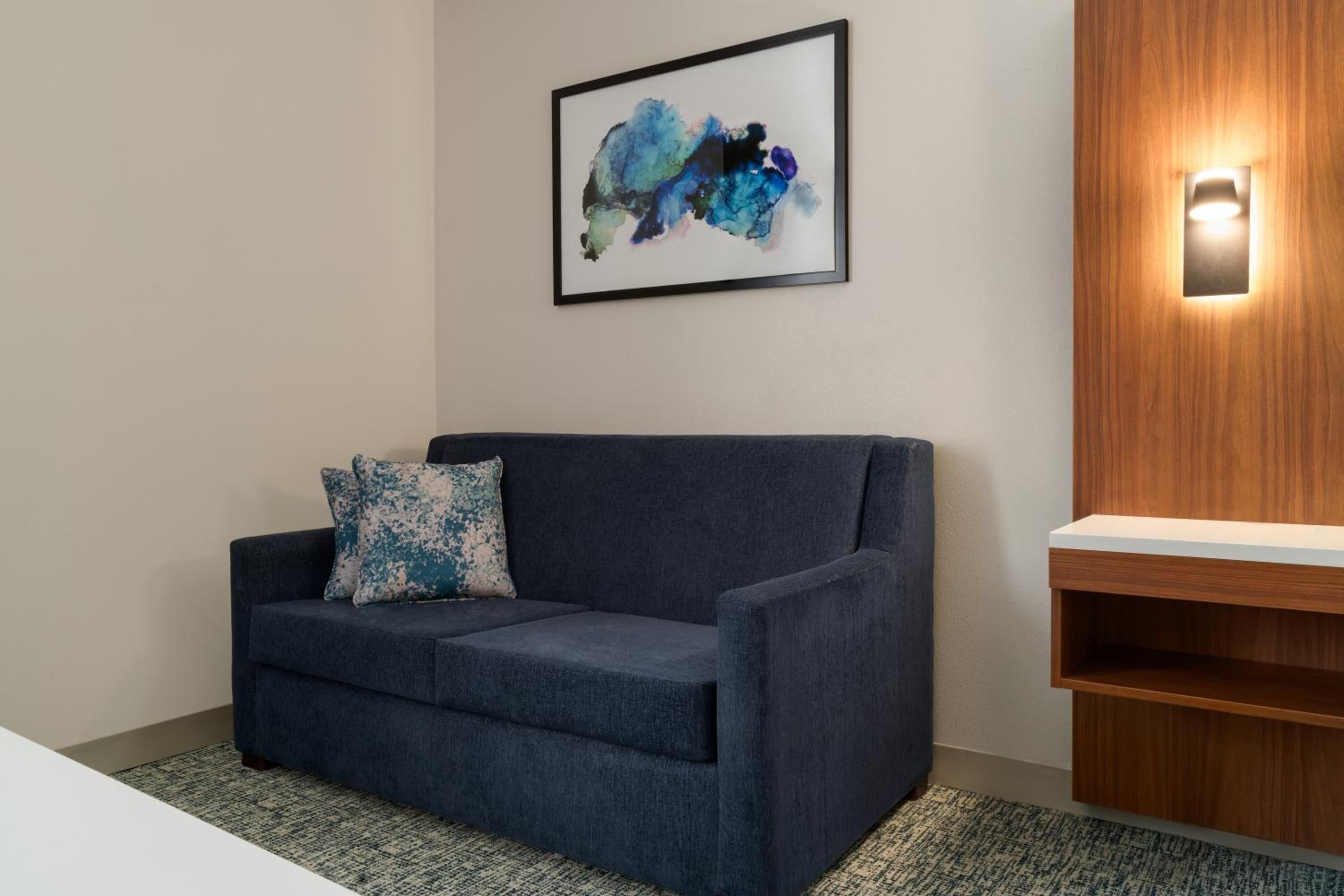 Executive King Room with Sofa Bed - Non-Smoking - Photo 7