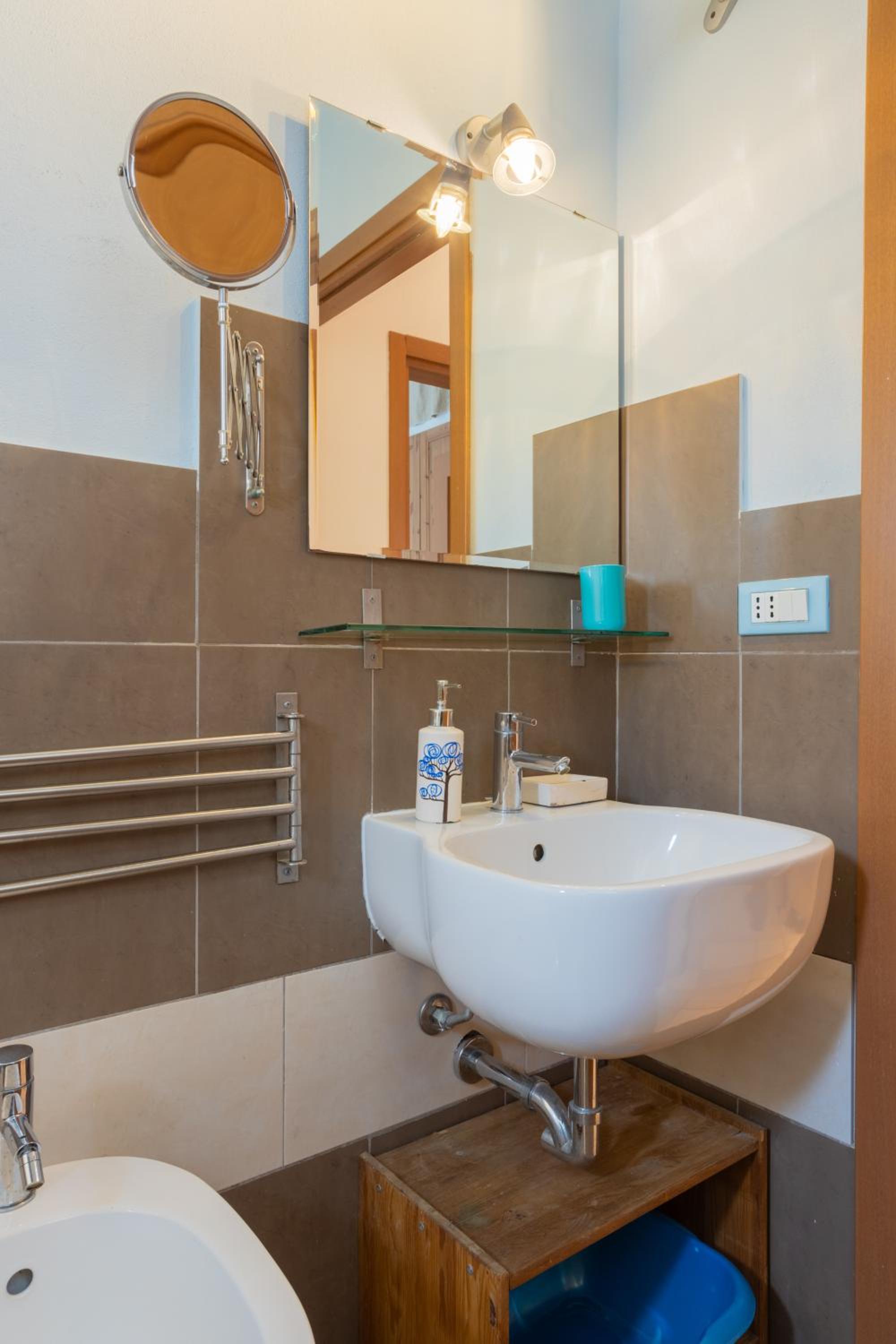 Two-Bedroom Apartment - Photo 4