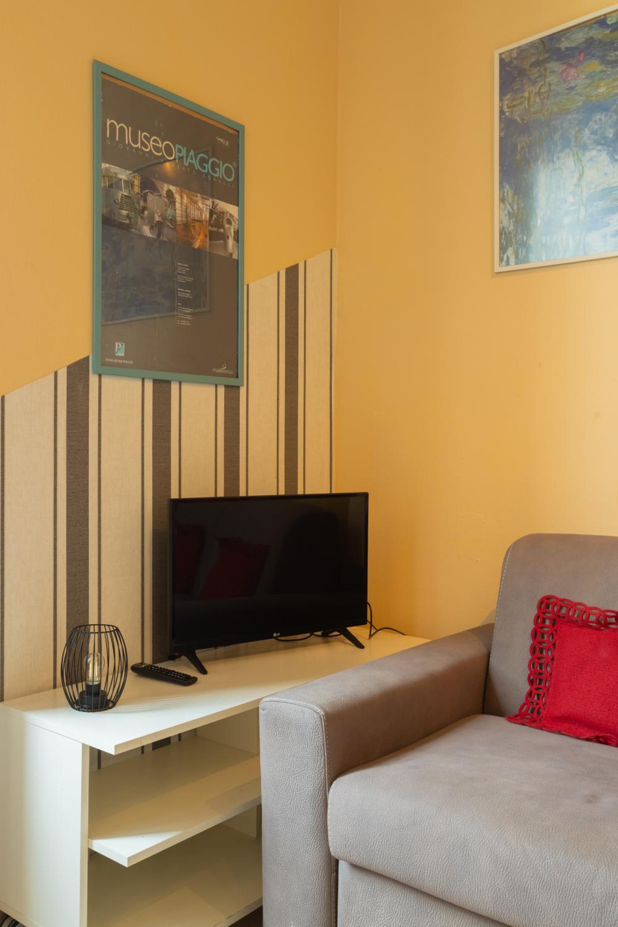 Two-Bedroom Apartment - Photo 8