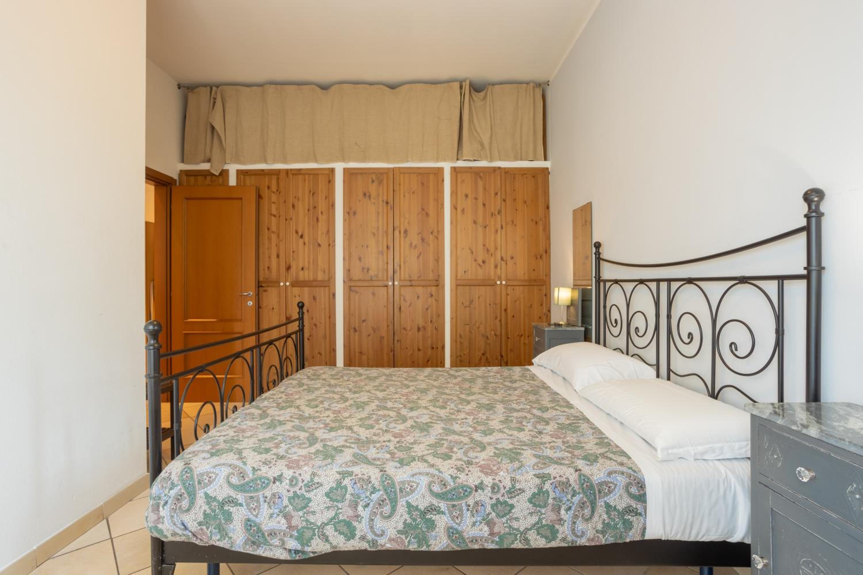 Two-Bedroom Apartment - Photo 20