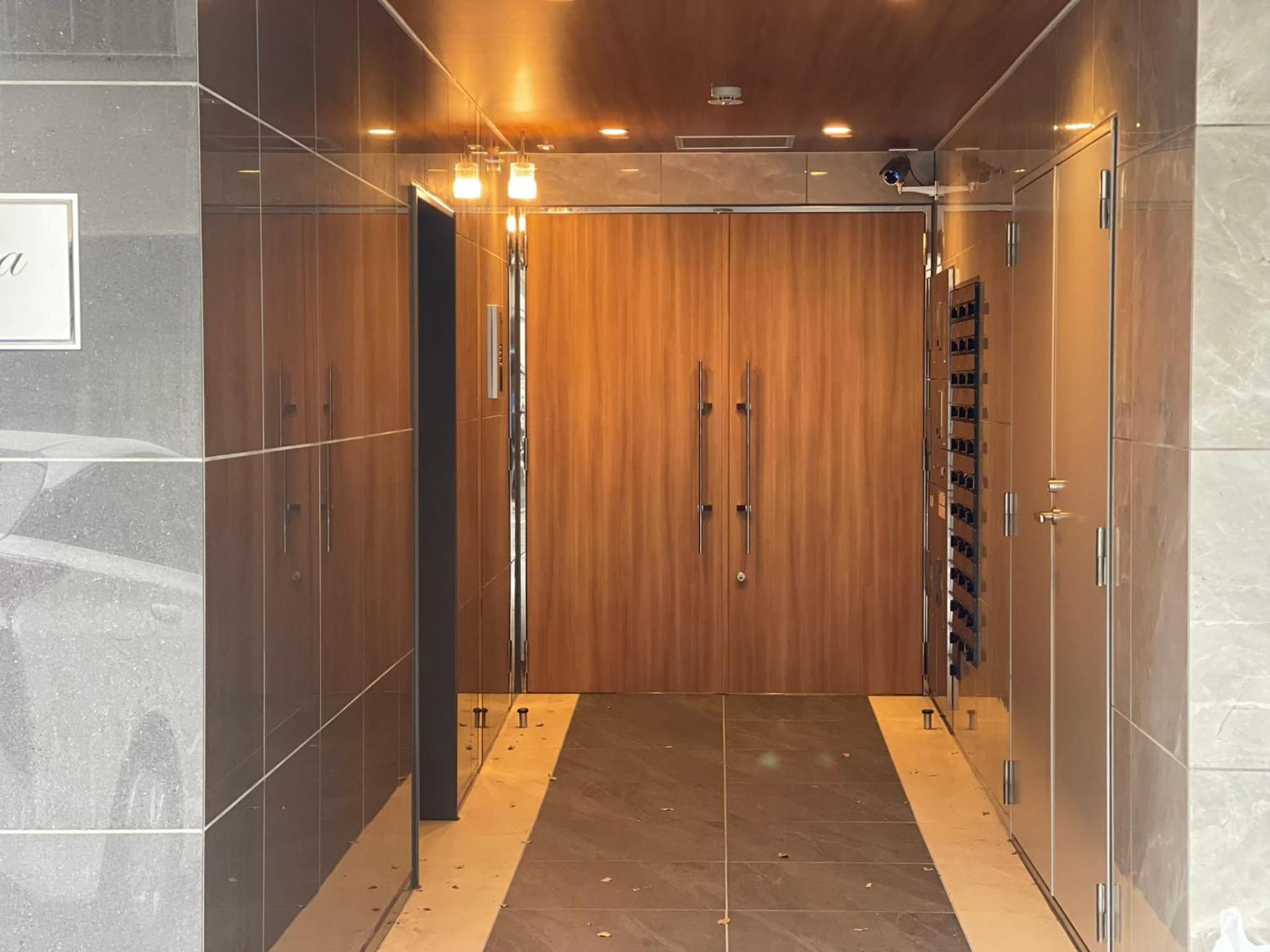 Double or Twin Room with City View photo 3