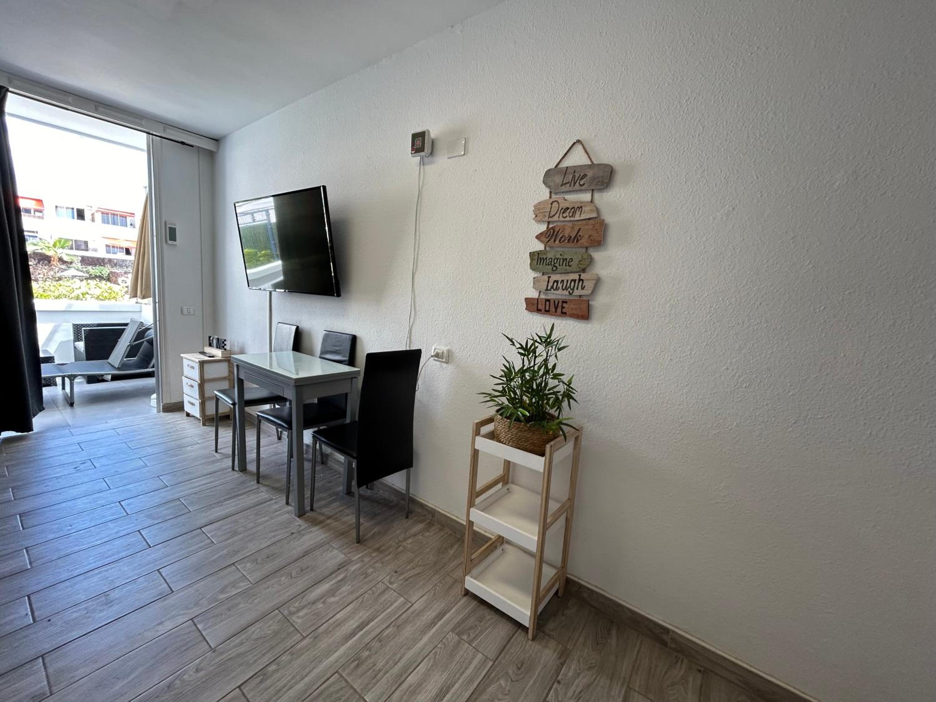 One-Bedroom Apartment - Photo 6