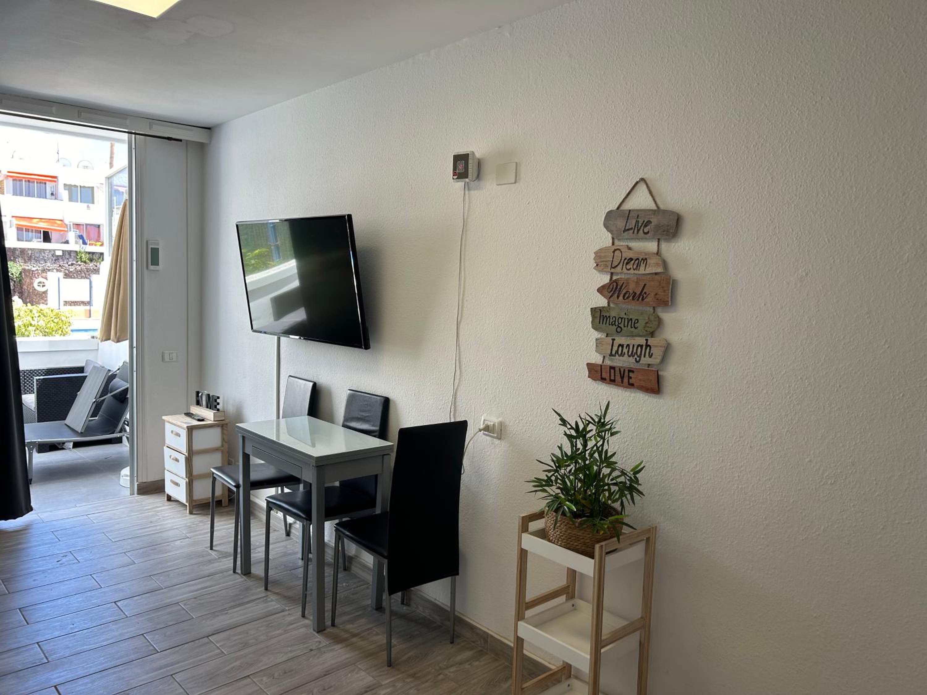 One-Bedroom Apartment - Photo 5