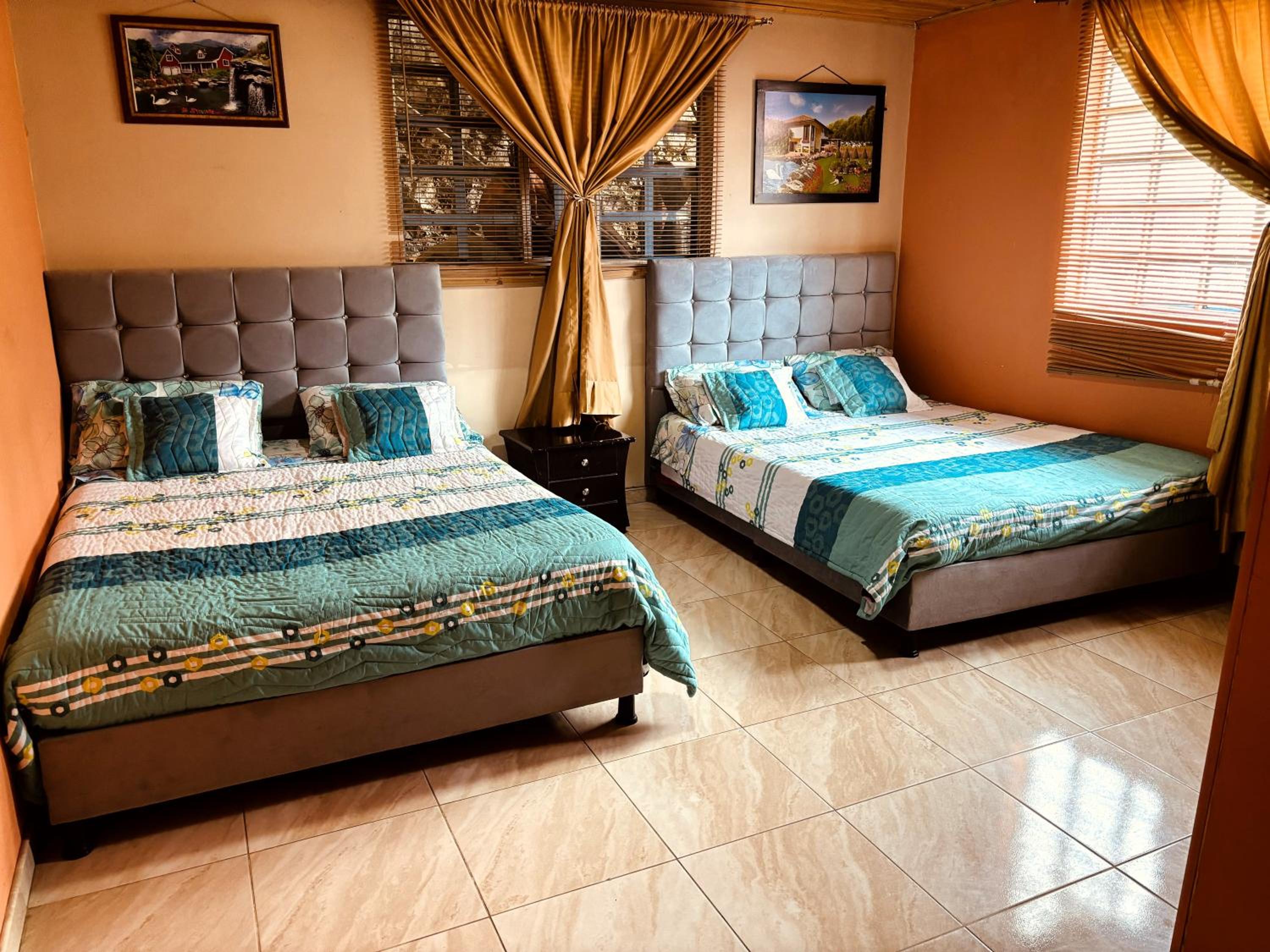 Quadruple Room with Private Bathroom photo 1