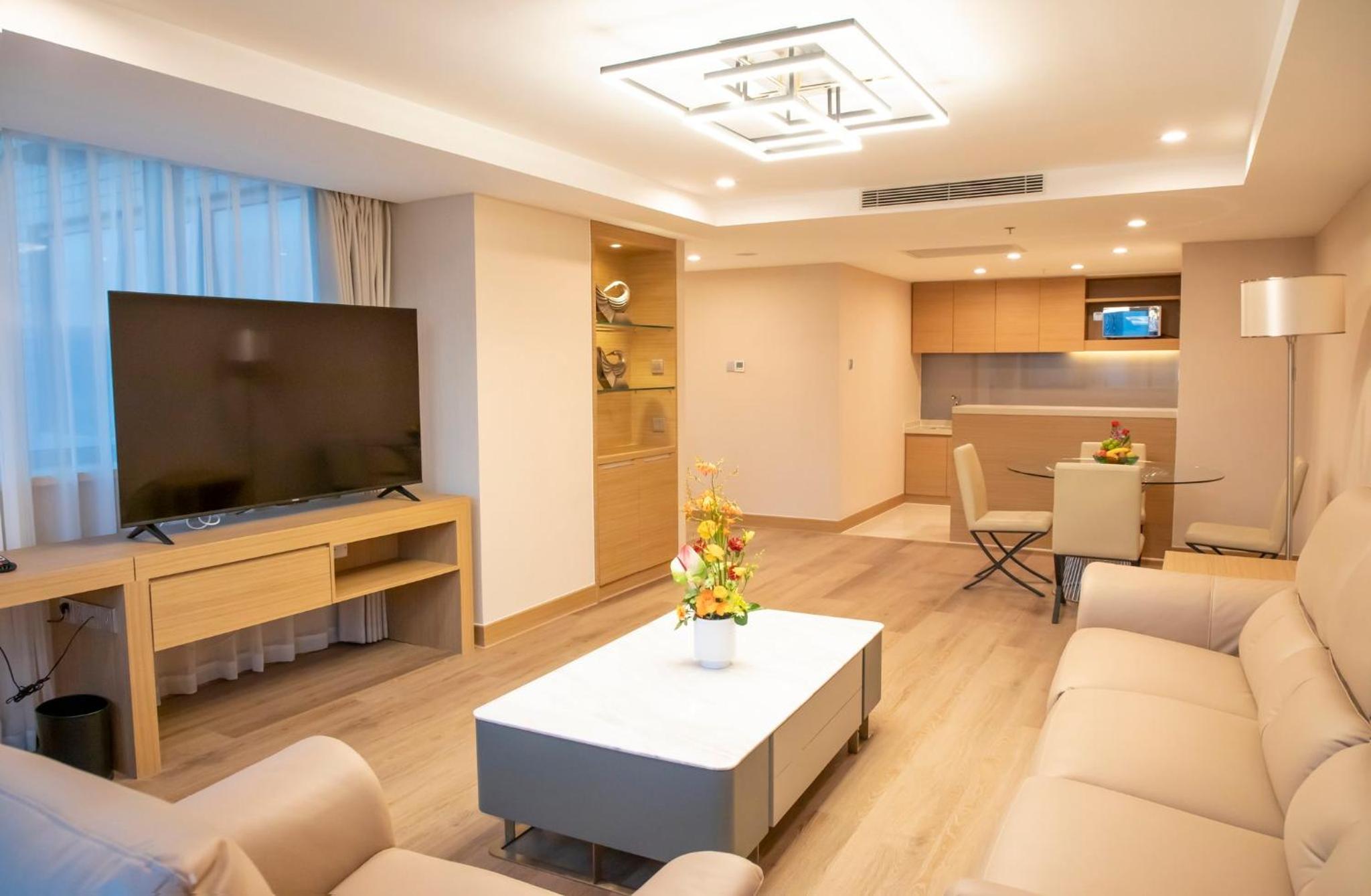 One-Bedroom Suite - Photo 6