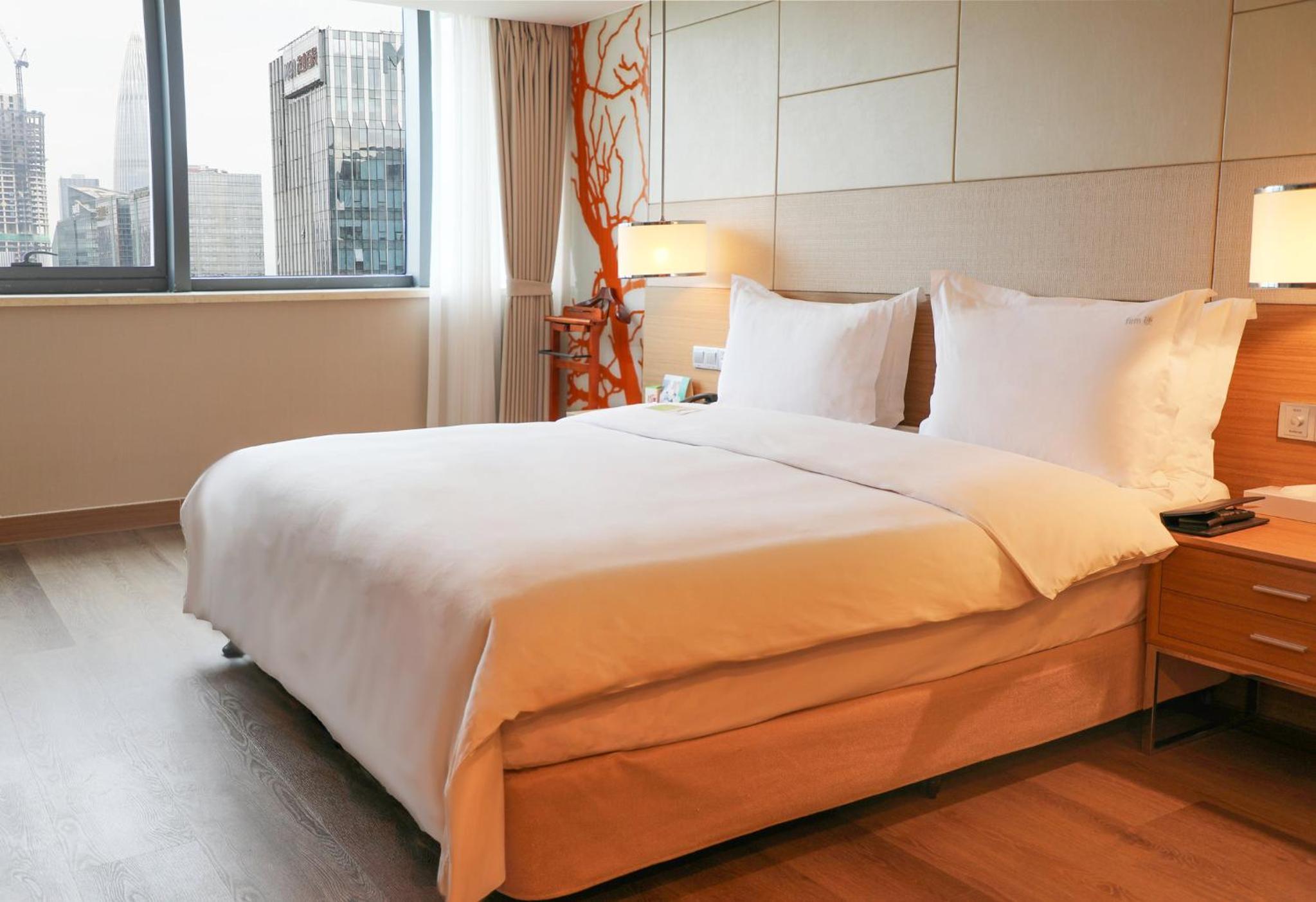 One-Bedroom Suite thumbnail 6