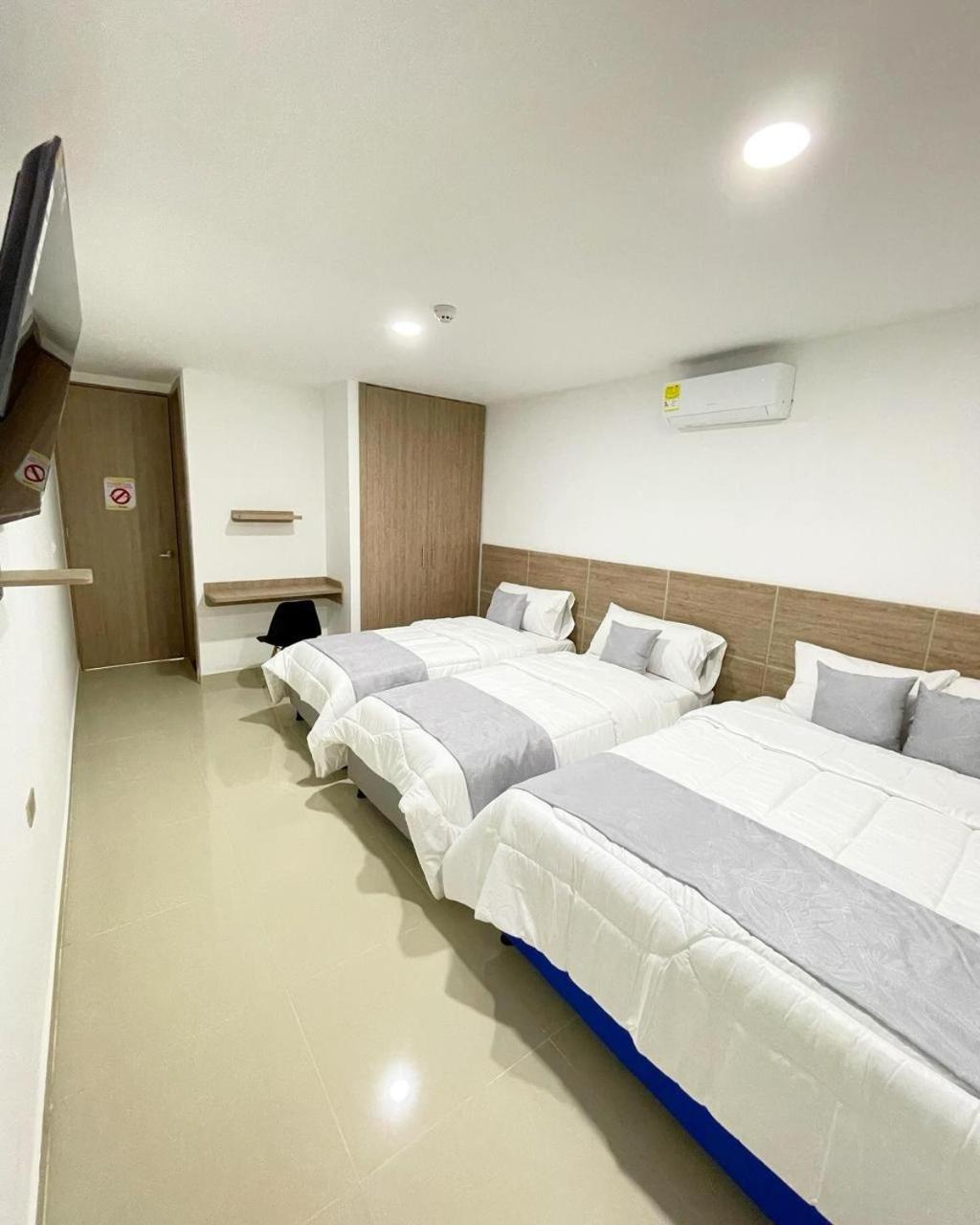 Deluxe Quadruple Room photo 3