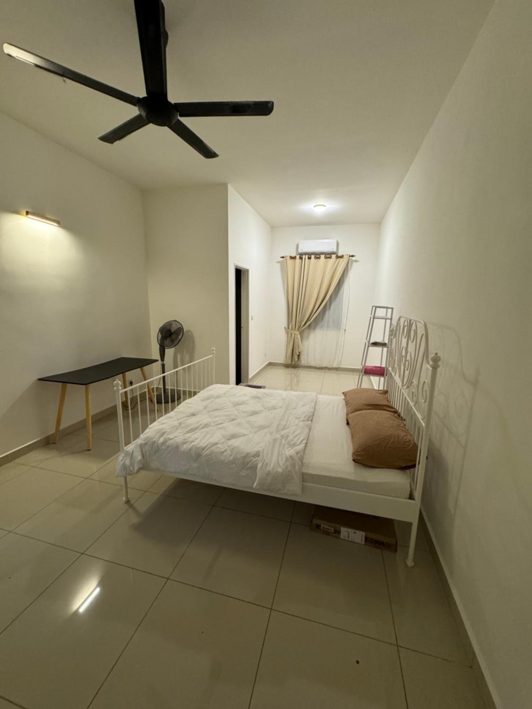 Four-Bedroom House photo 2