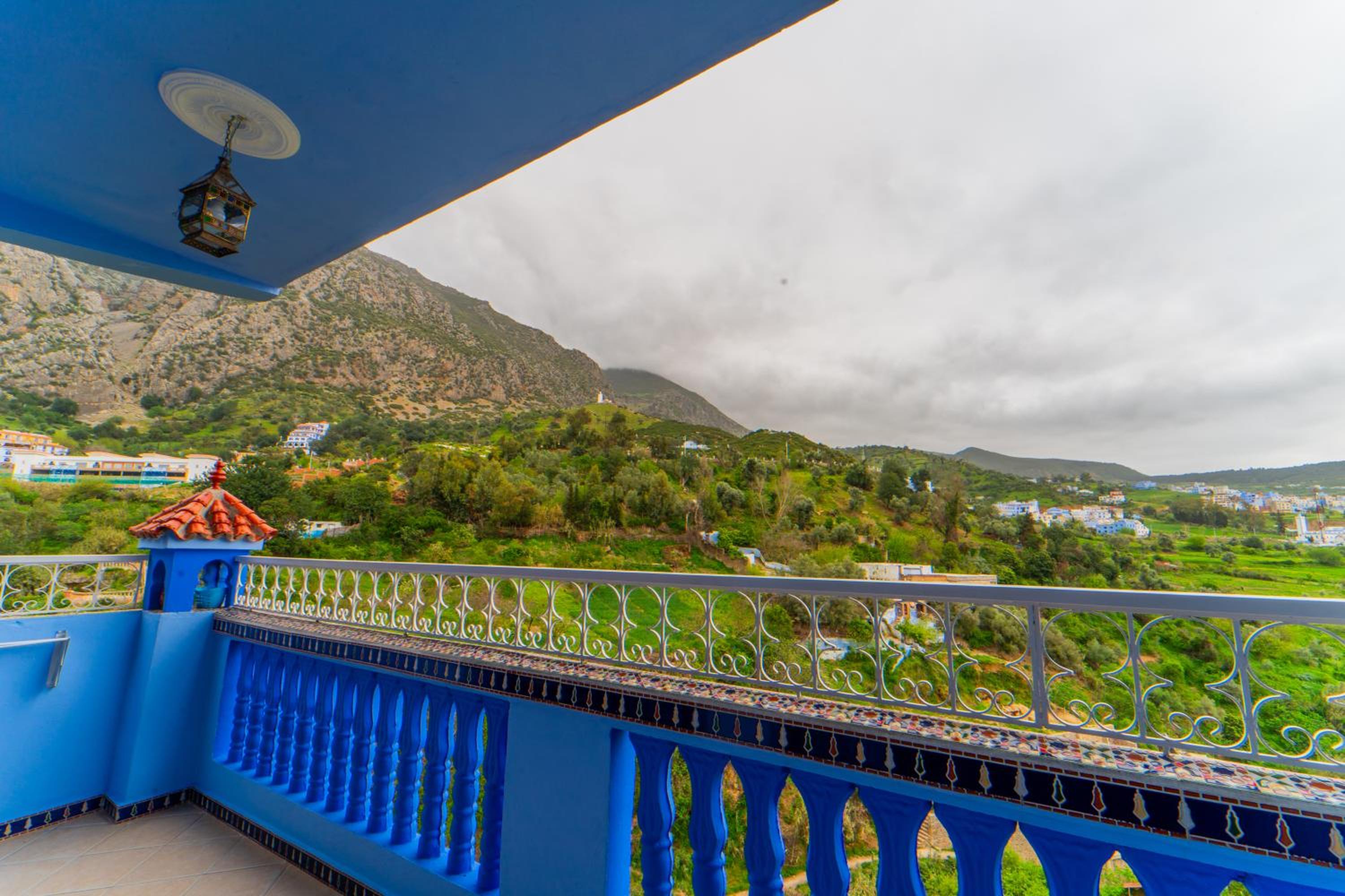Apartment with Mountain View photo 3