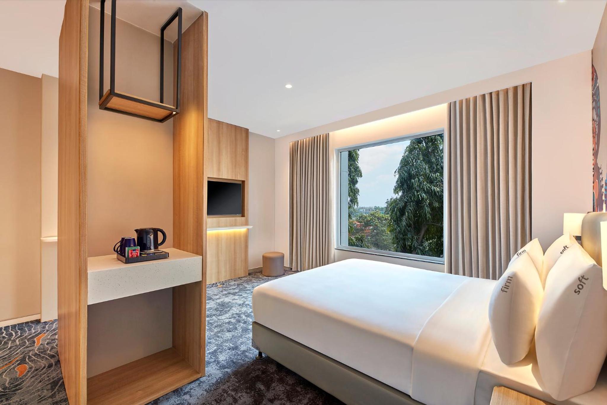 Queen Suite - Photo 8