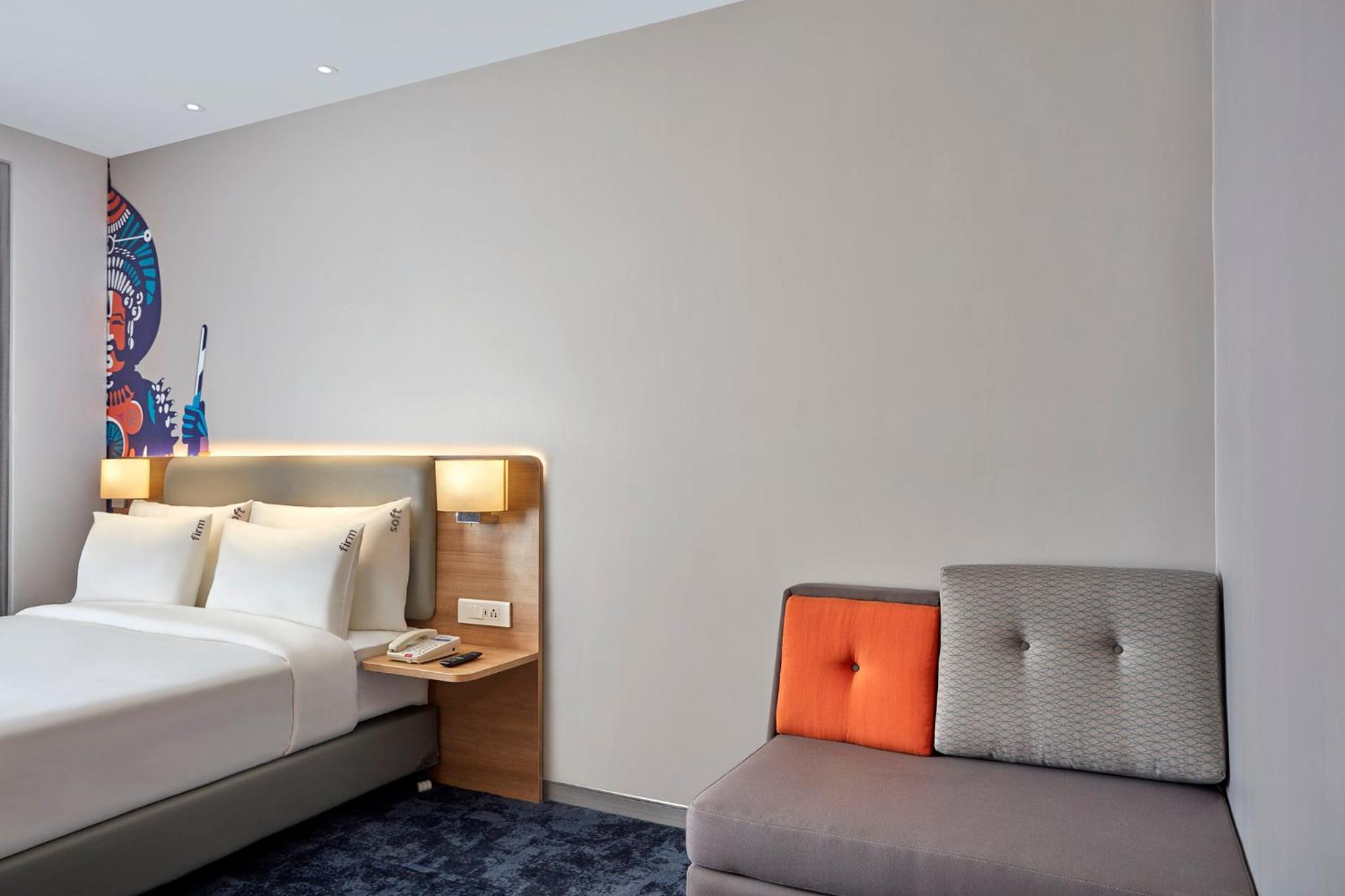 Standard Queen Room - Photo 11
