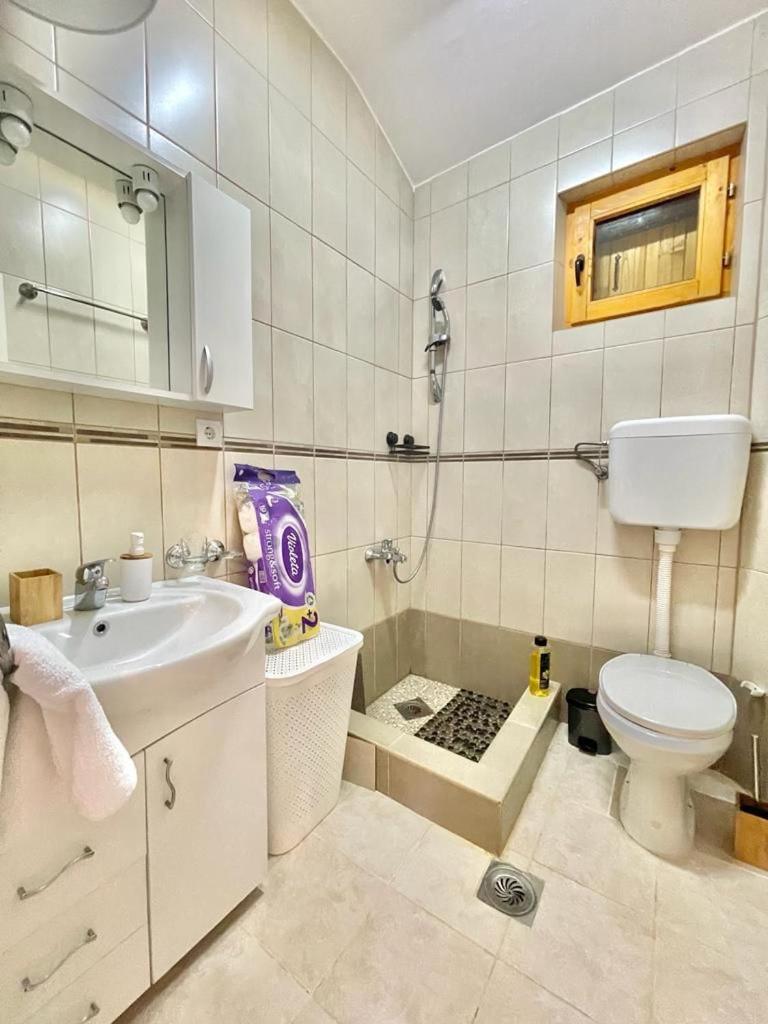 One-Bedroom House photo 3
